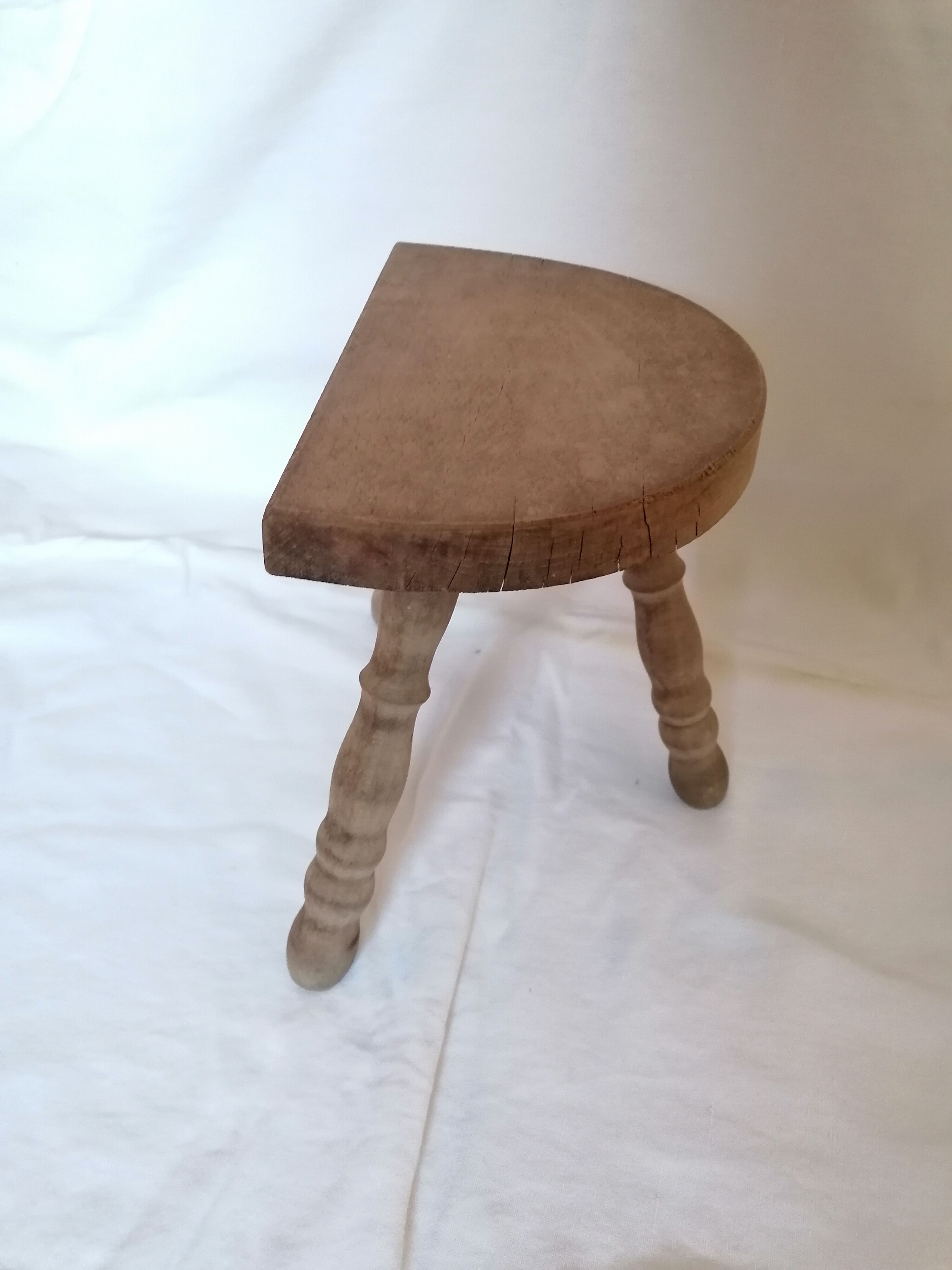 Tripod stool