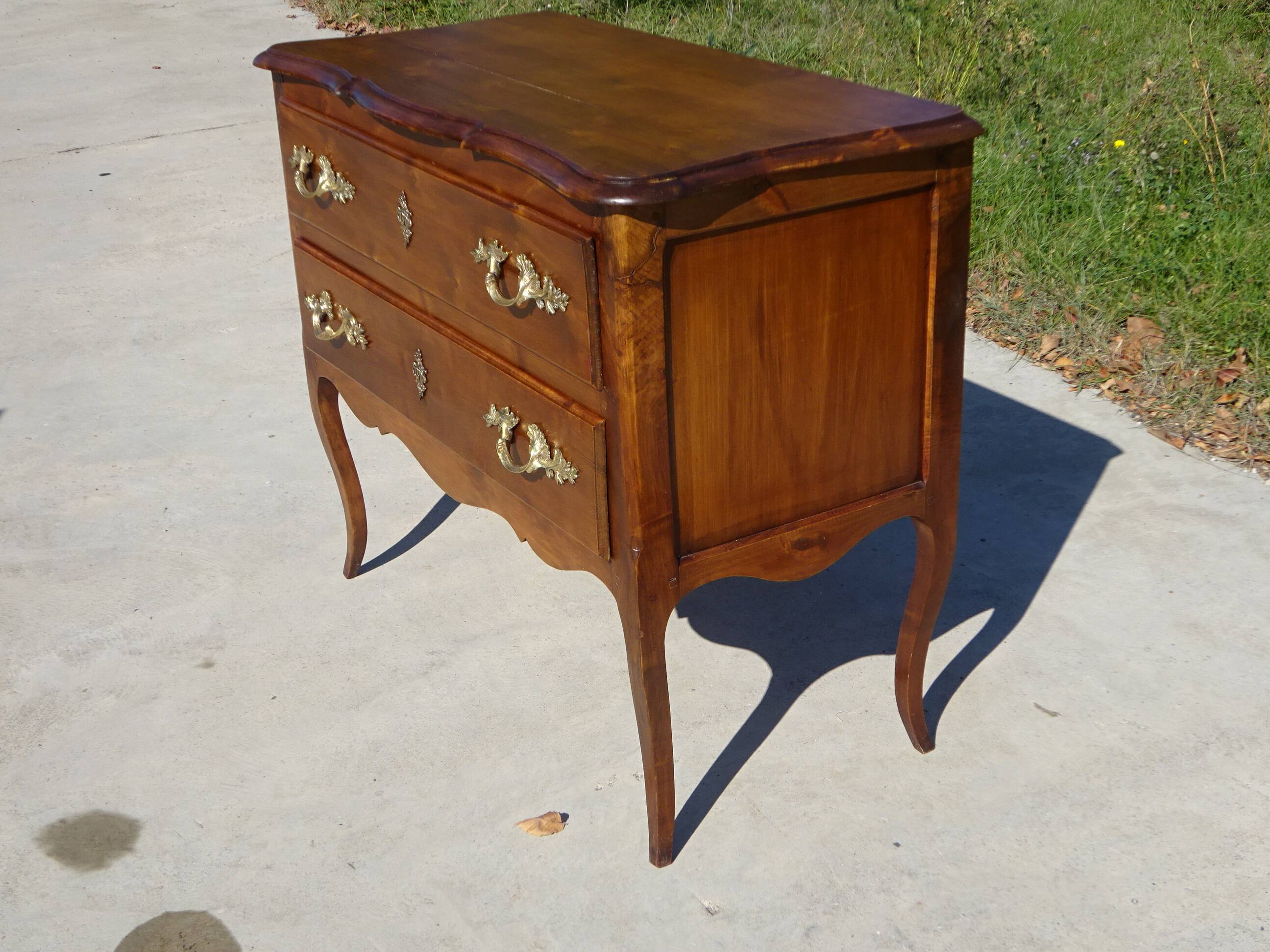 Small Louis XV chest of drawers
