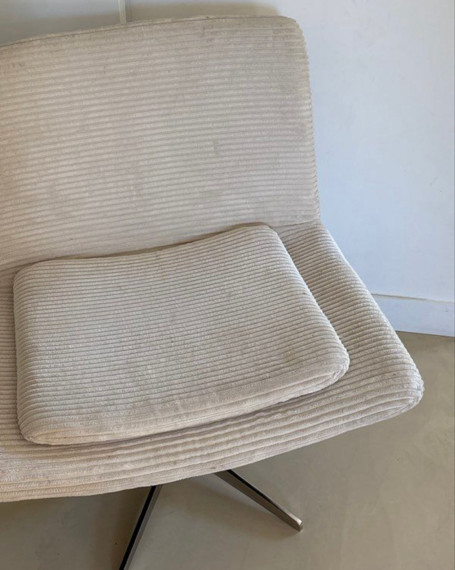 Vintage swivel chair