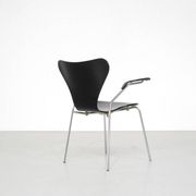 Chaise modèle " 3207 " par Arne Jacobsen pour Fritz Hansen, Danemark.