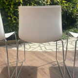 Set of 4 white Catifa Arper chairs