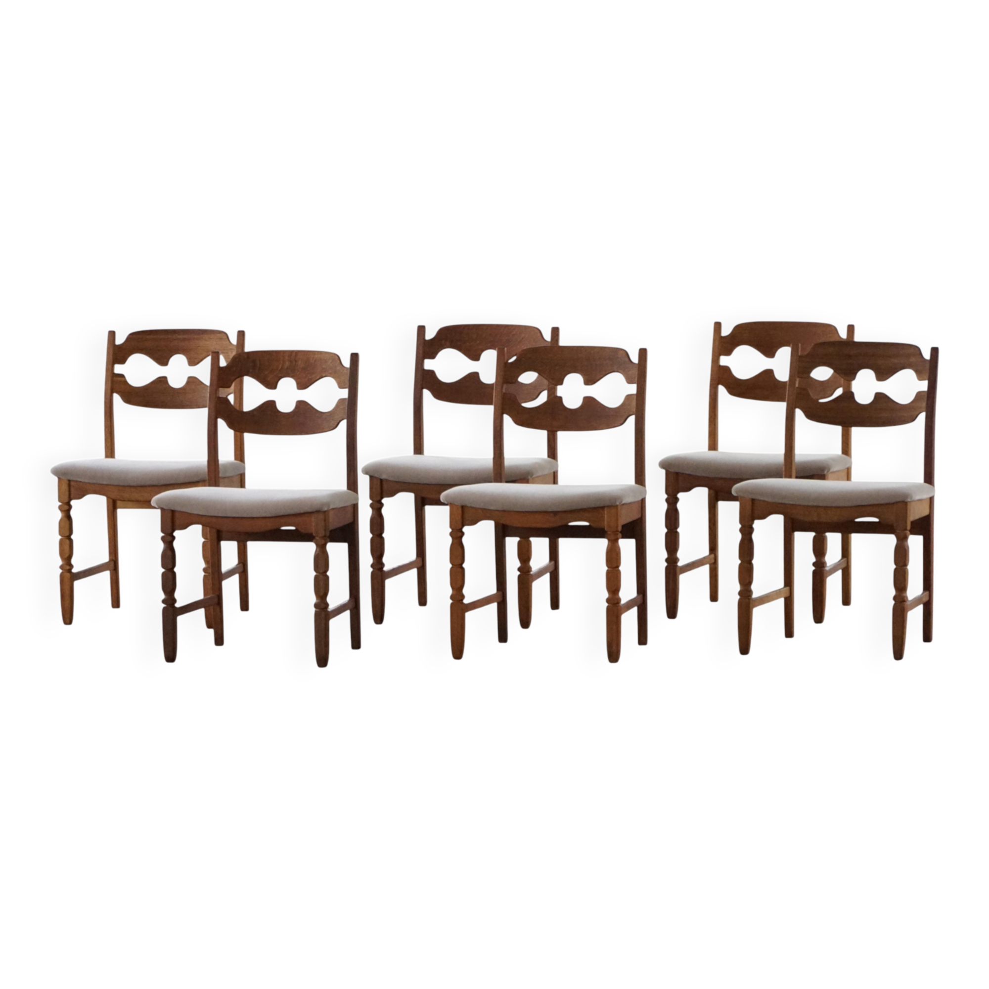 Set of 6 "Razorblade" dining chairs by Henning Kjærnulf in oak and mohair, 1960s.