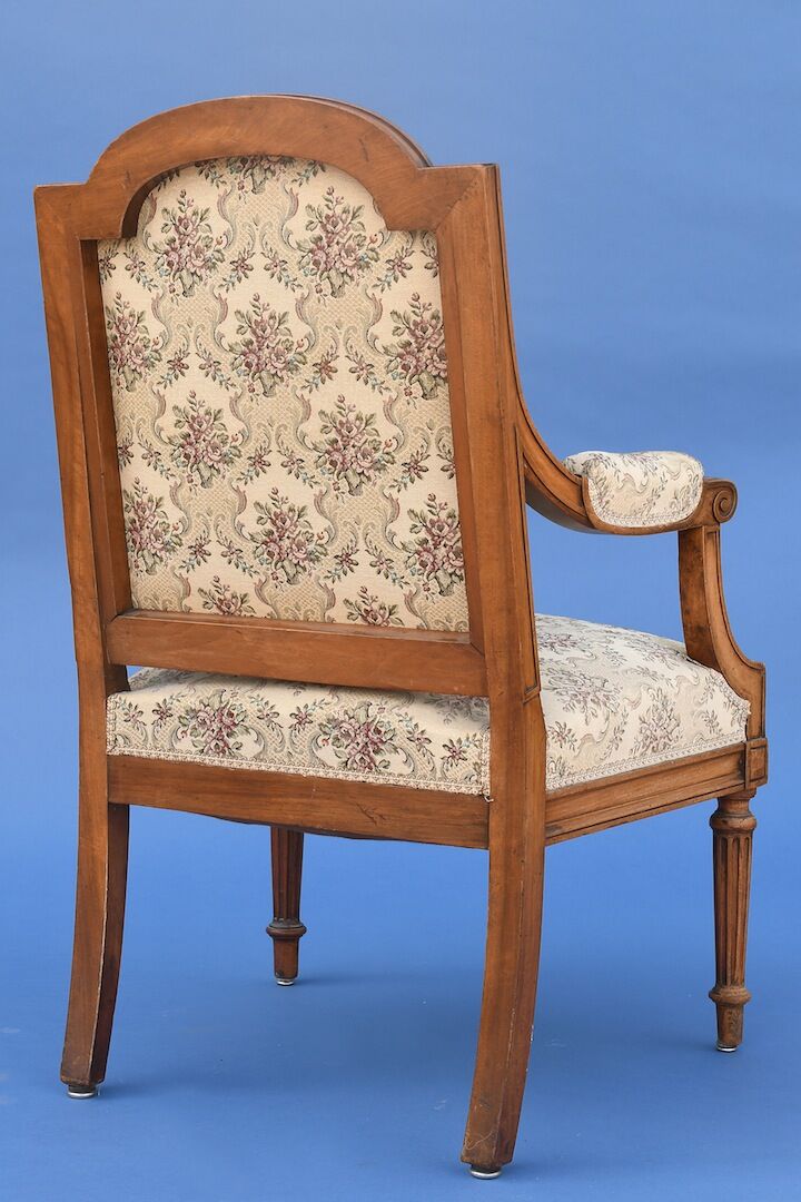 Louis XVI-style convertible chair