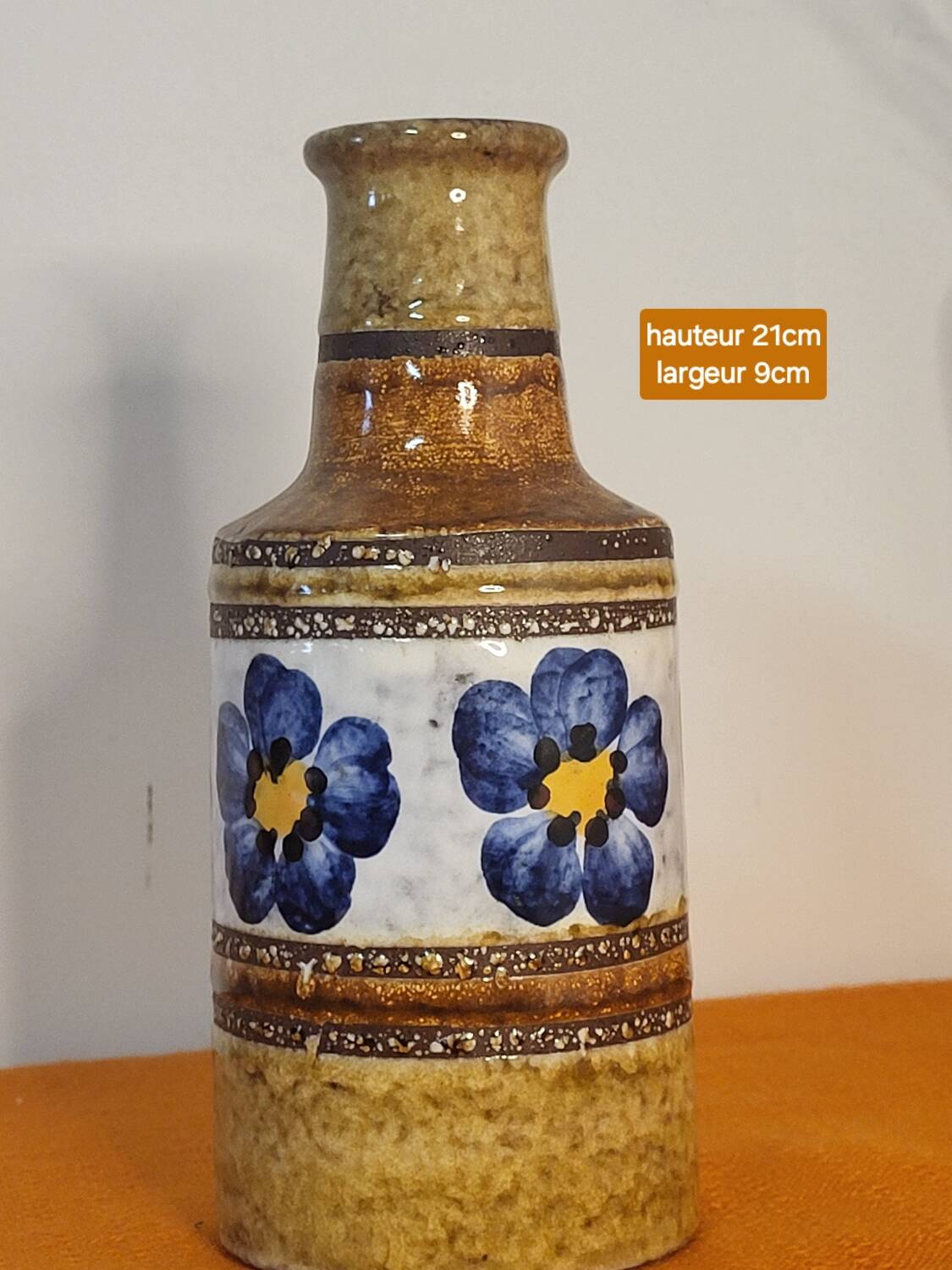Bottle vase