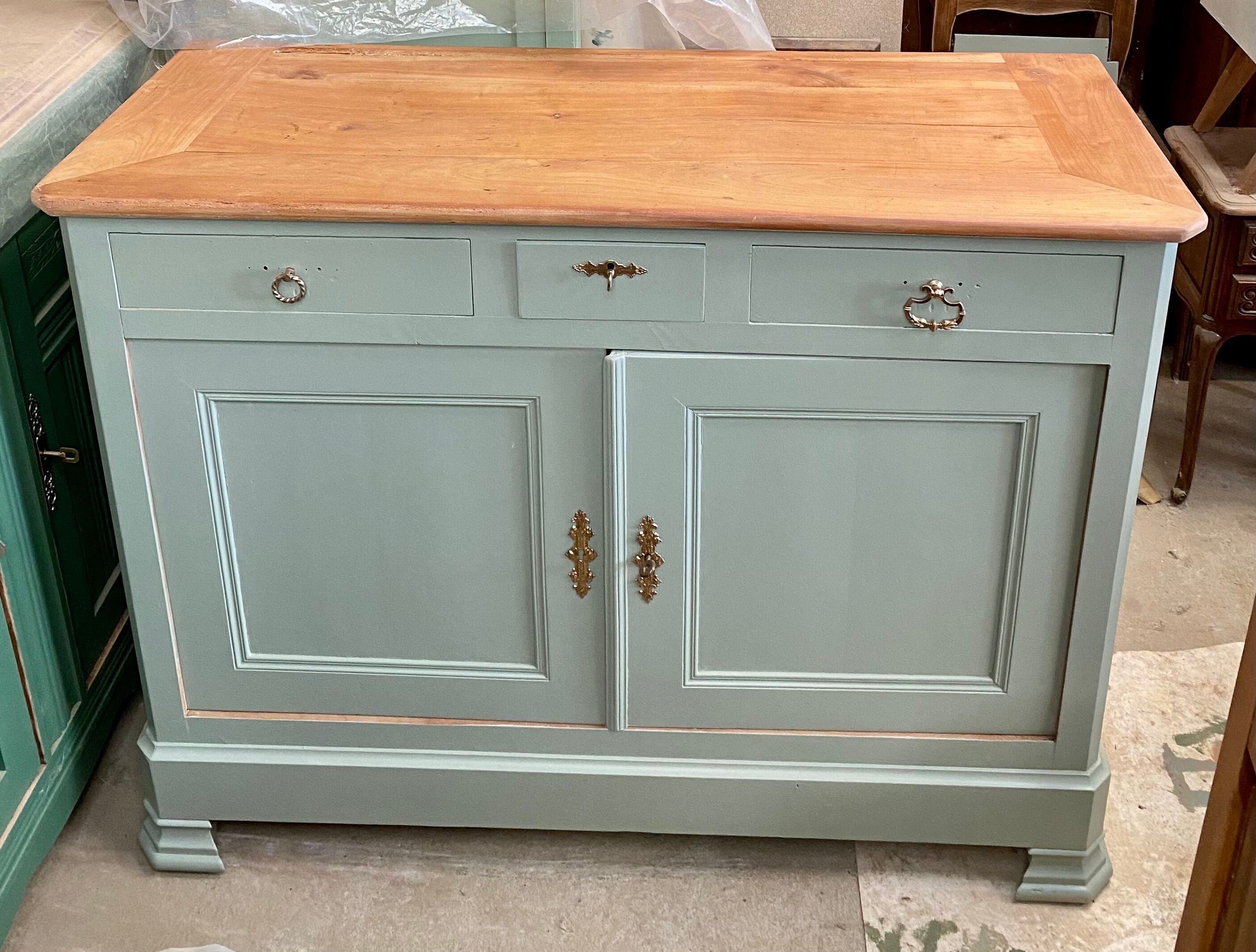 Solid wood sideboard
