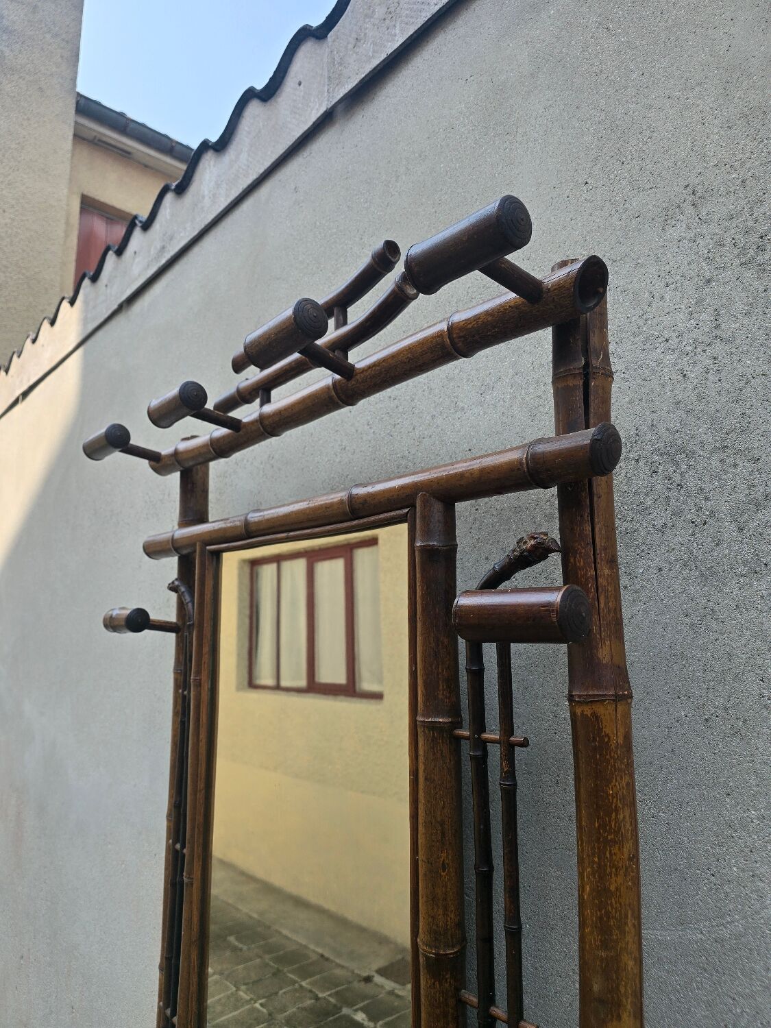 Vestiaire en bambou teinté avec miroir et porte-parapluies – 1920