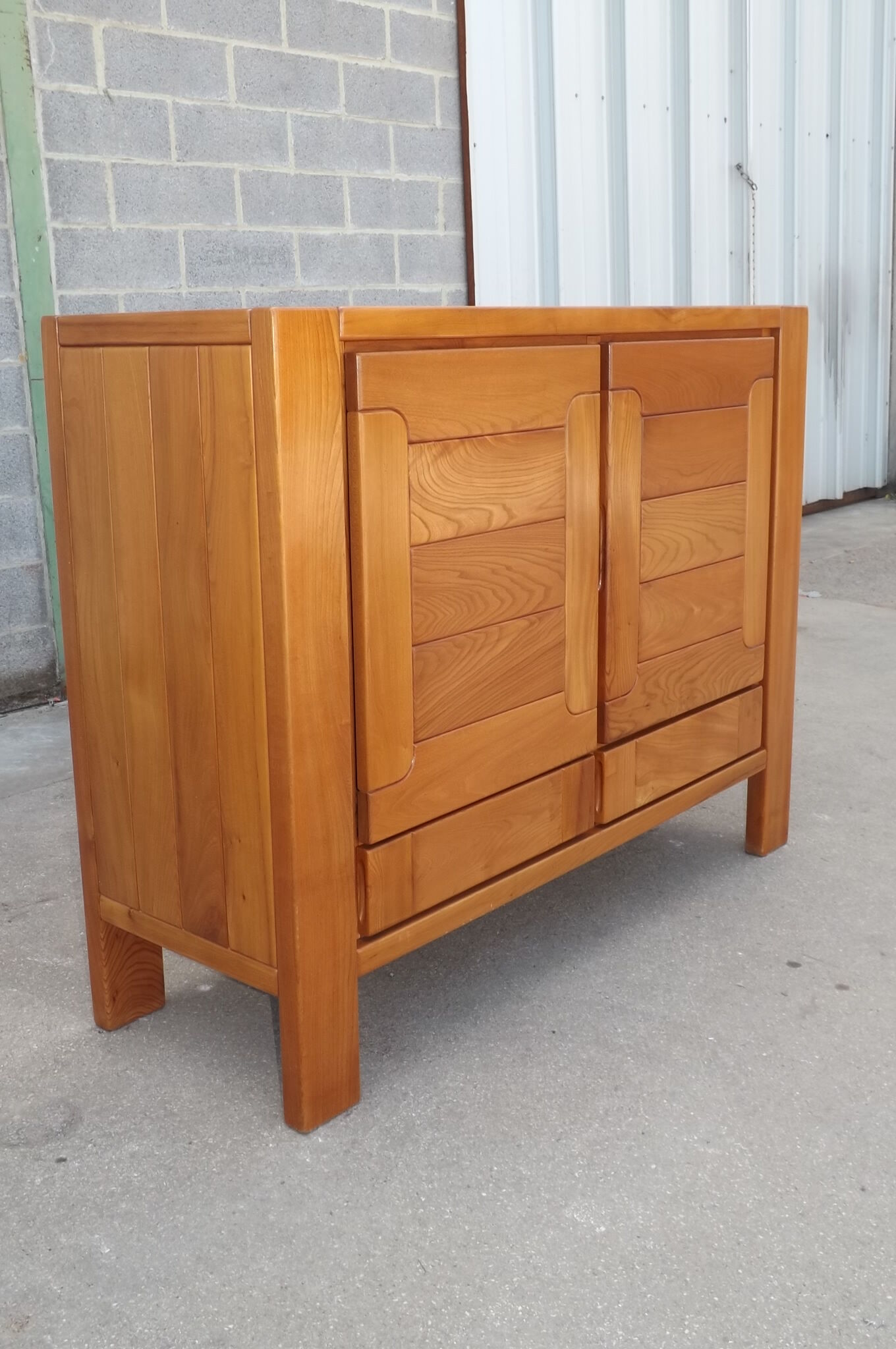 Bahut buffet dressoir Regain orme 1970 vintage