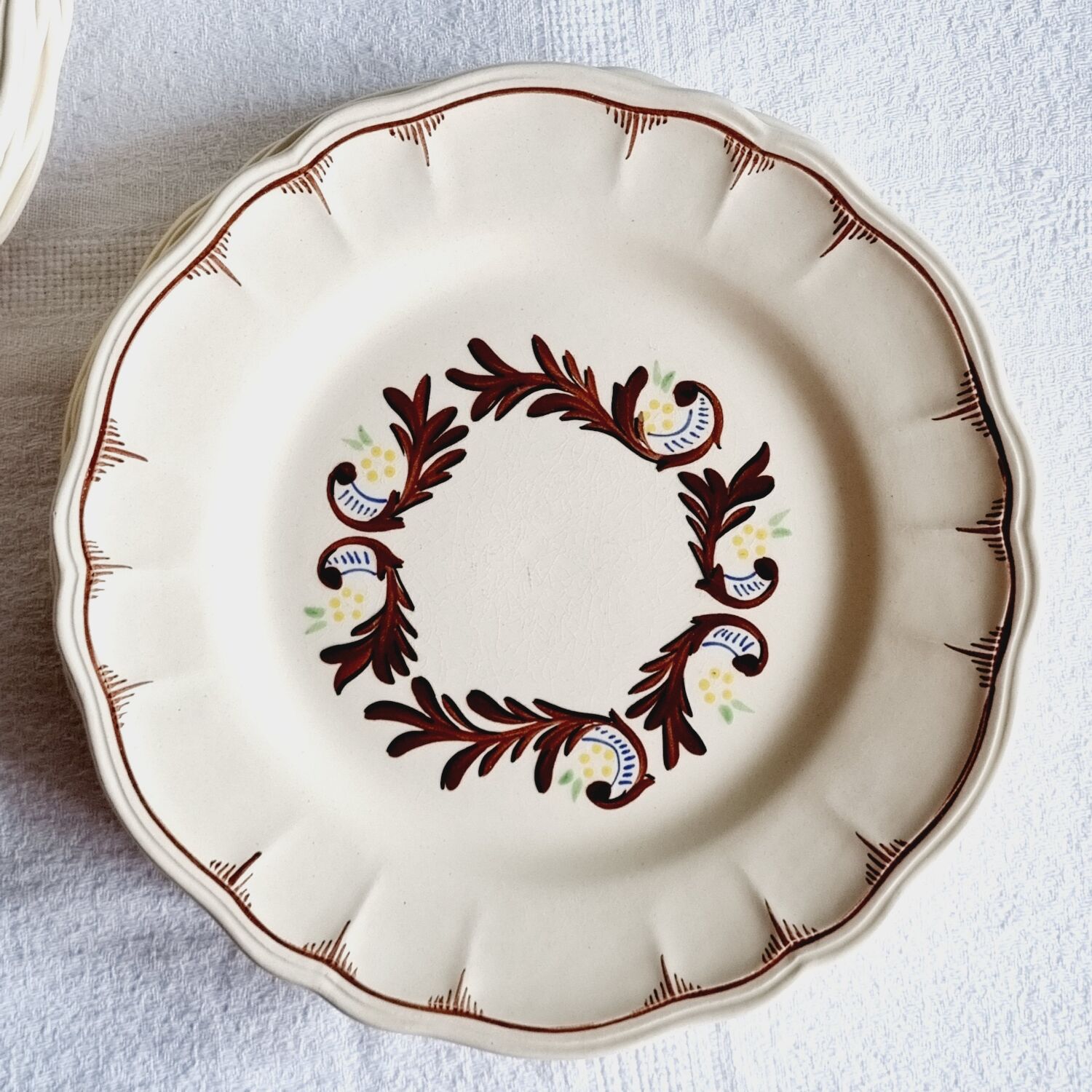 11 dessert plates Salins France