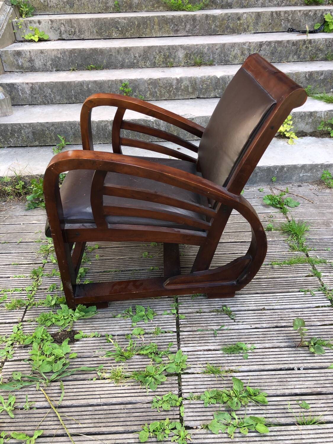 Colonial style club chair