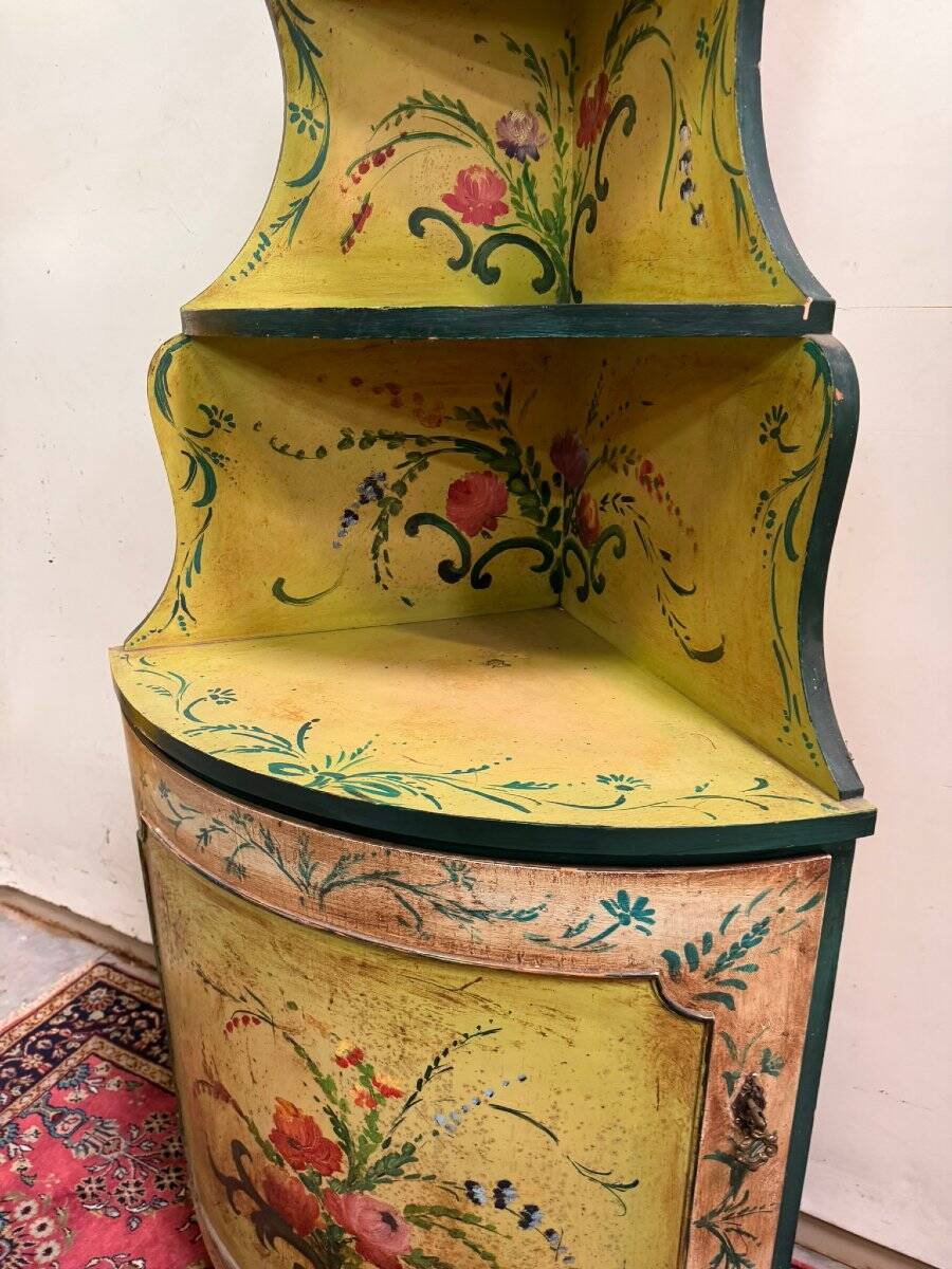 Louis XV style Venetian curved corner cupboard in lacquered wood