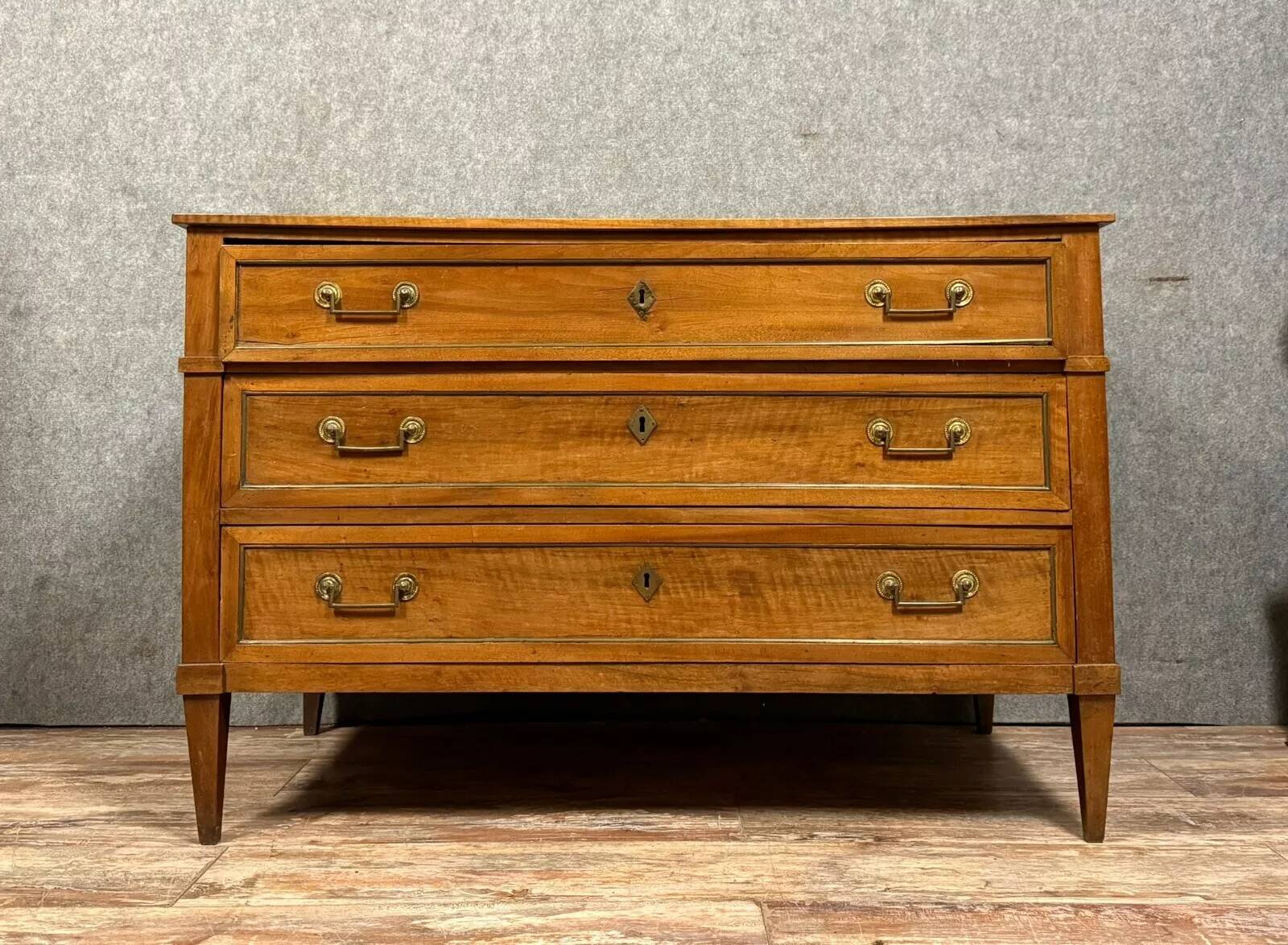 Louis XVI period mahogany and copper reed chest of drawers circa 1780