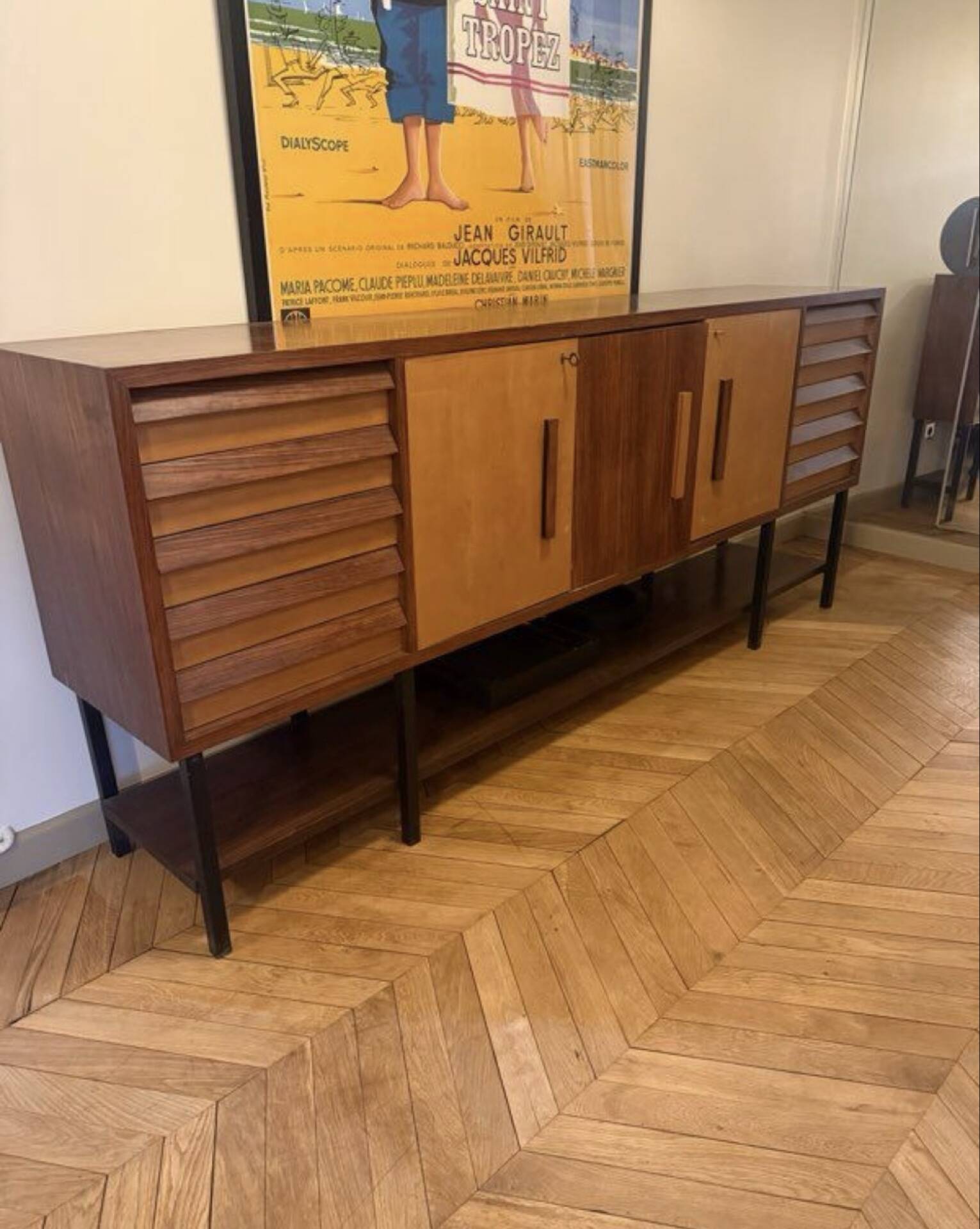 Grande enfilade en placage de palissandre et frêne