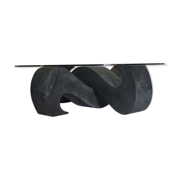 Table basse ''entrelacs'' en granit noir de Madagascar — Beyit