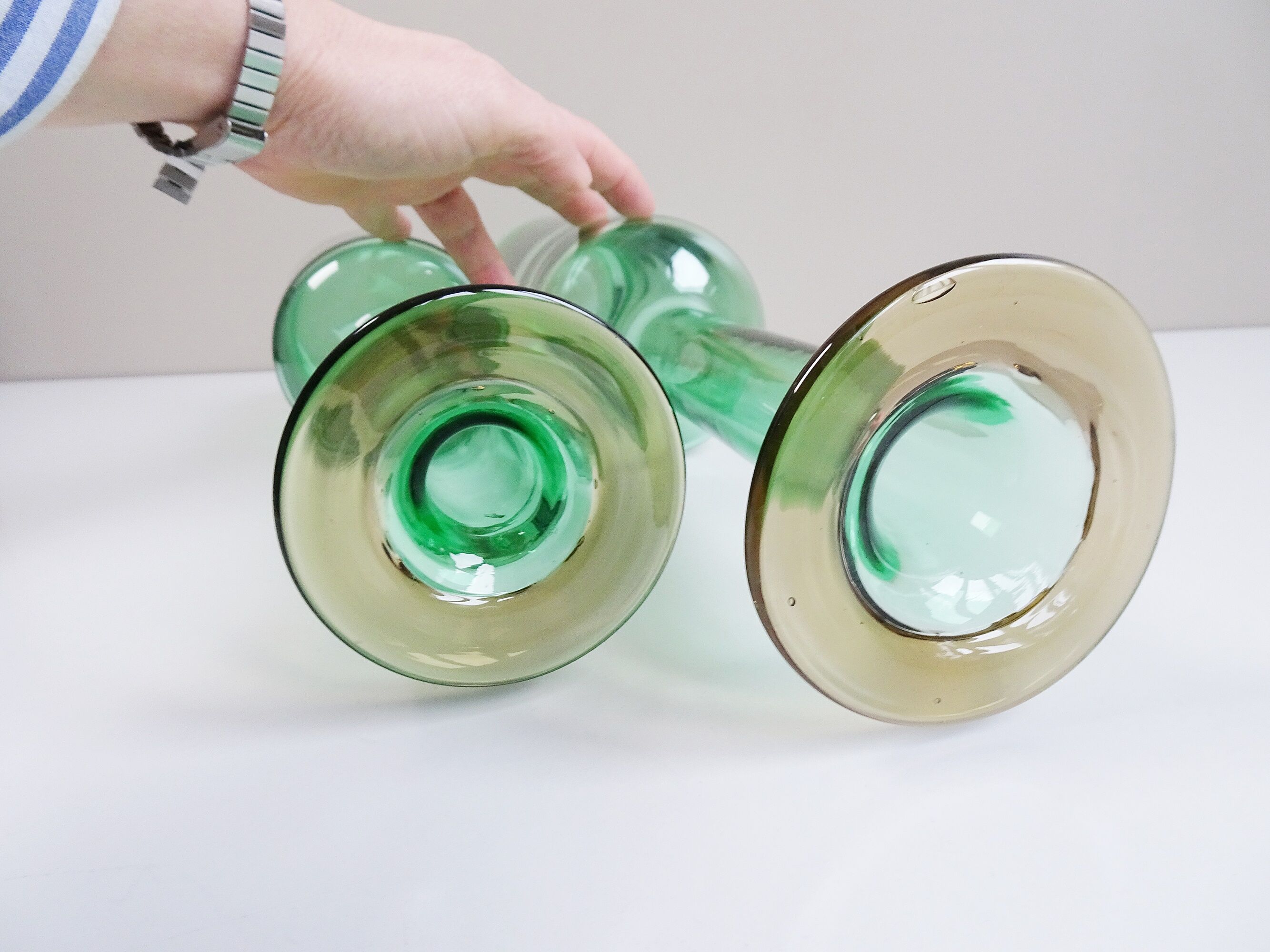 Vases bouteilles en verre vert de Villeroy et Boch