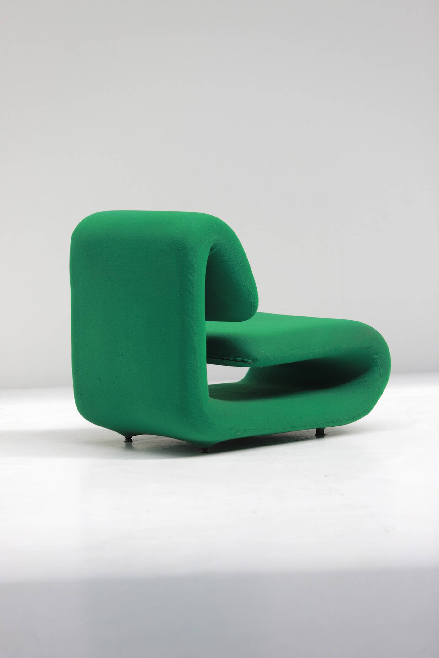 Etienne Henri Martin space age lounge chair Series 1500