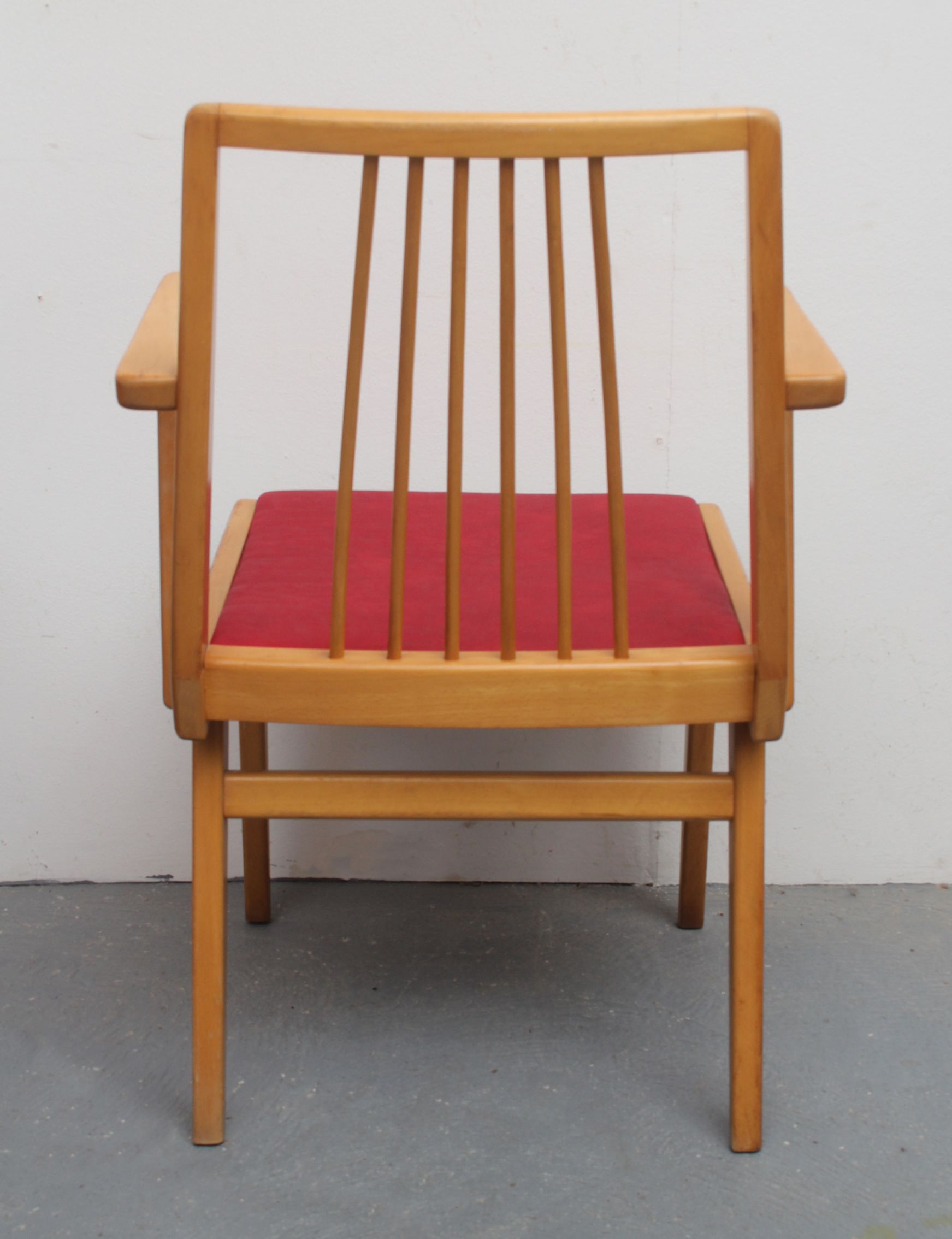 Fauteuil des années 1950 en bois de hêtre