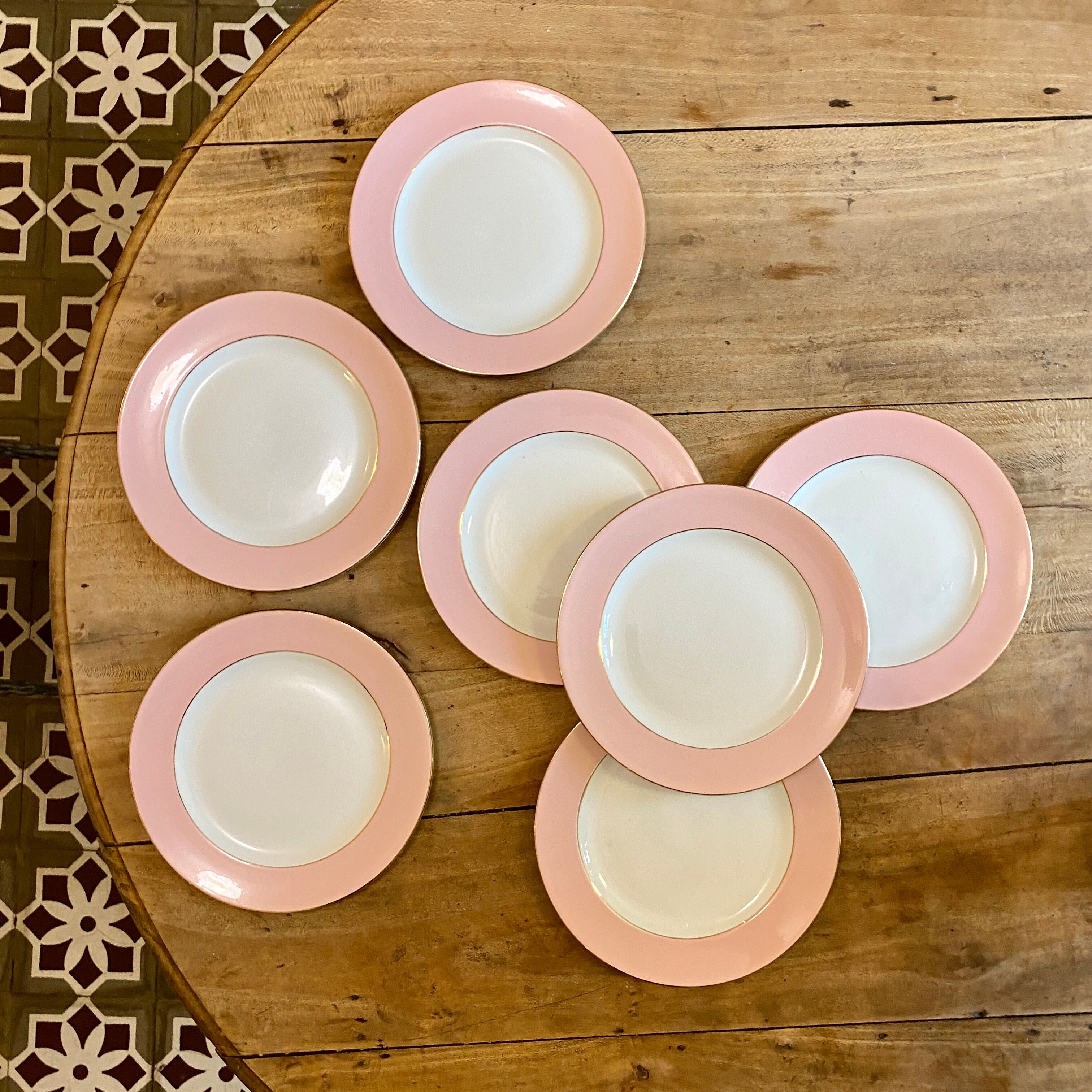 Set of 7 flat plates vintage pink L'Amandinoise