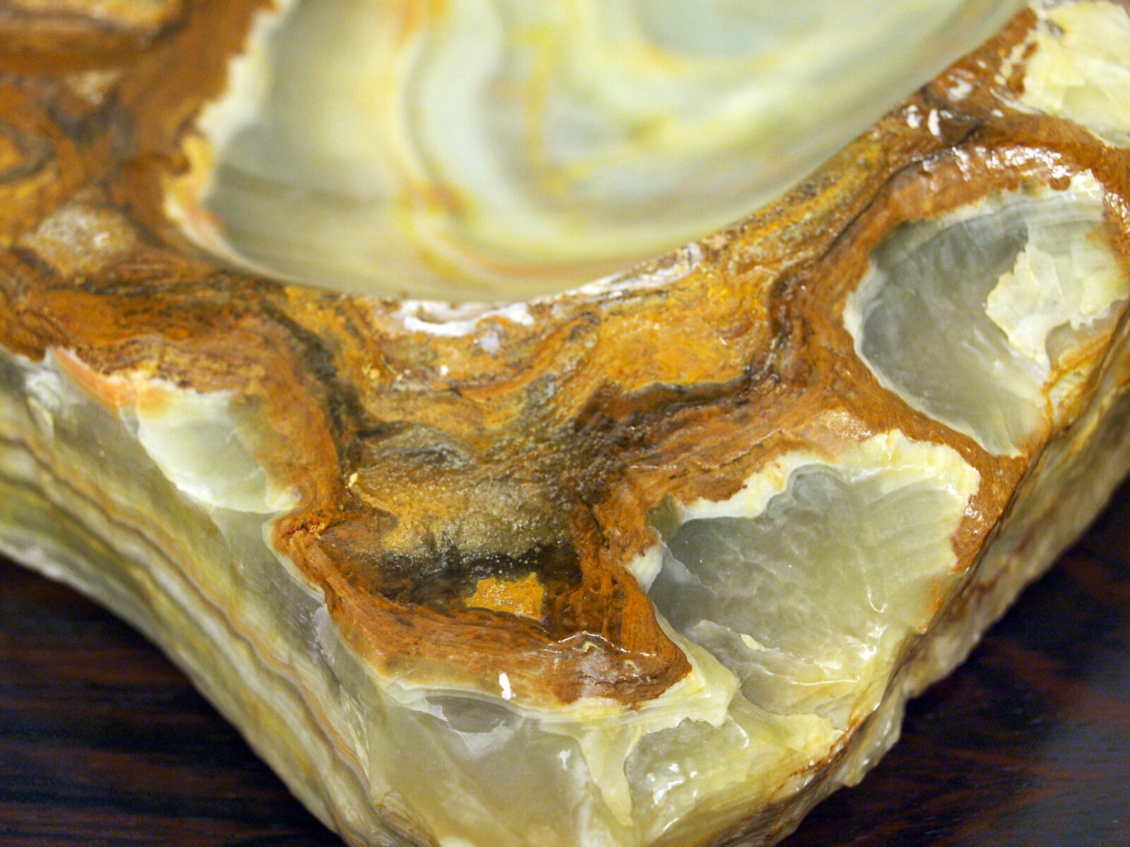 XXL brutalist ashtray