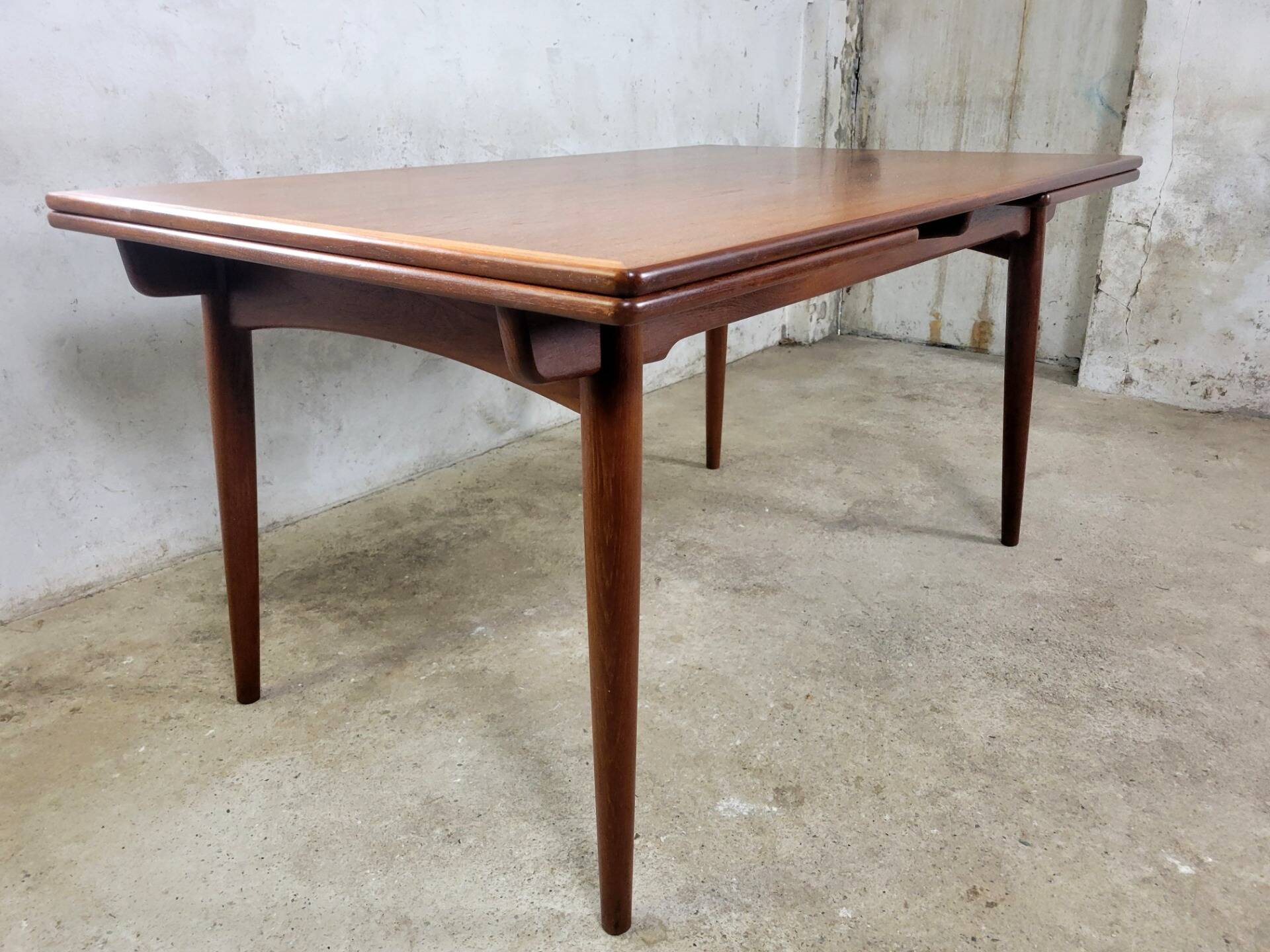 Vintage AT 312 dining table by Hans J. Wegner for Andreas Tuck