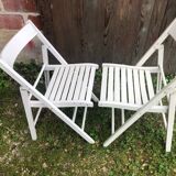 Paire de chaise pliante en bois blanc vintage
