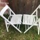 Paire de chaise pliante en bois blanc vintage