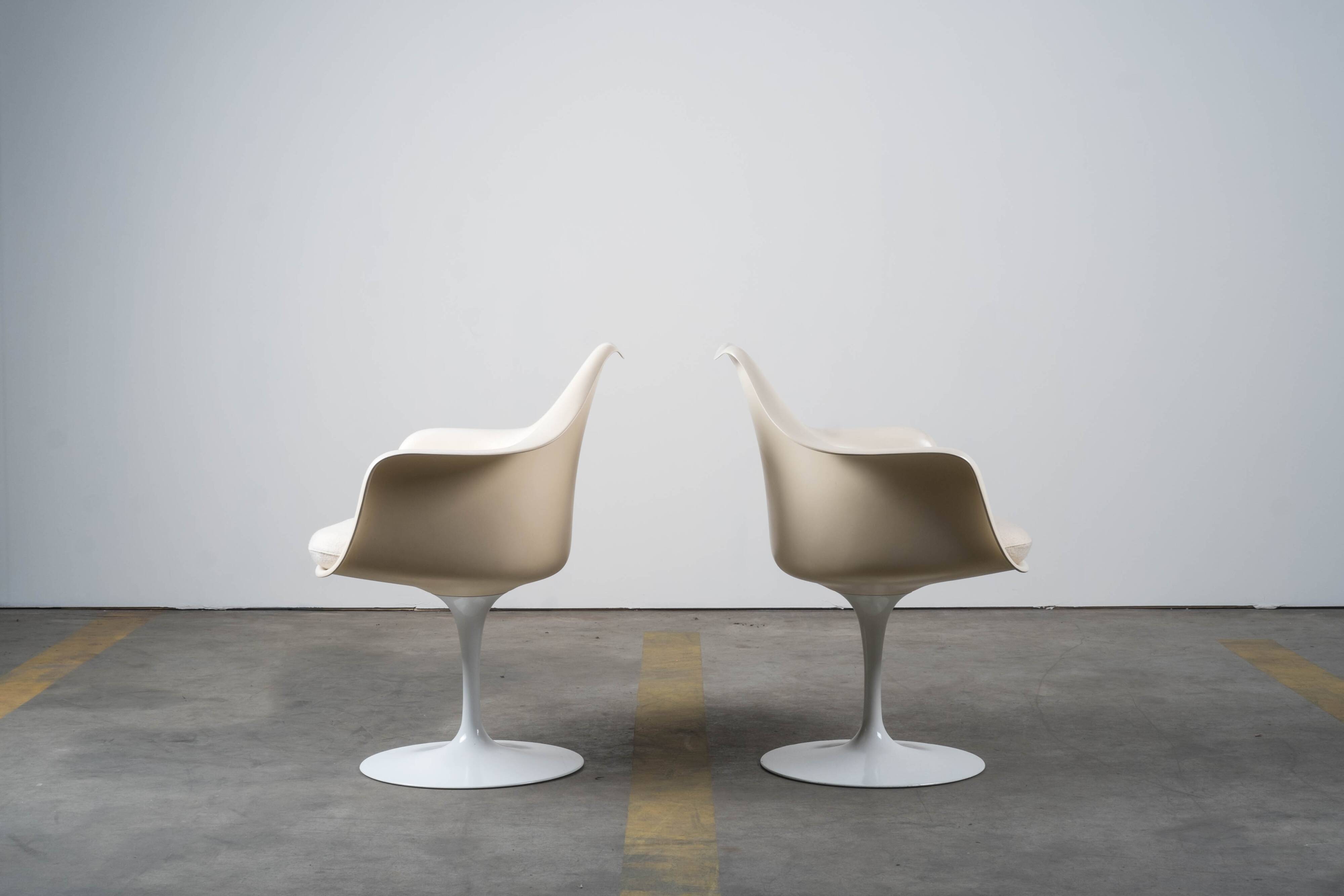 Eero Saarinen - Knoll Tulip armchairs