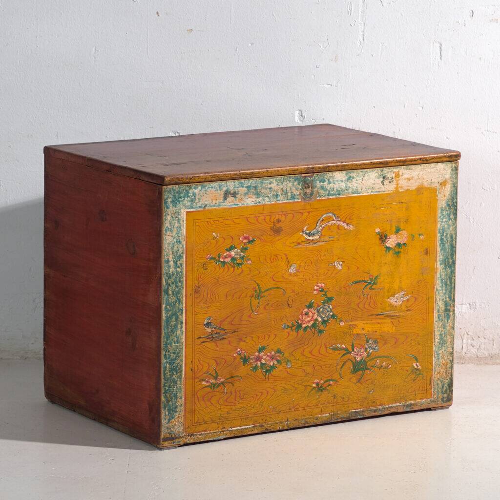 Antique chest painted in pine wood – China, circa 1930