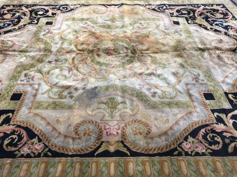 Old carpet 300 x 408 cm