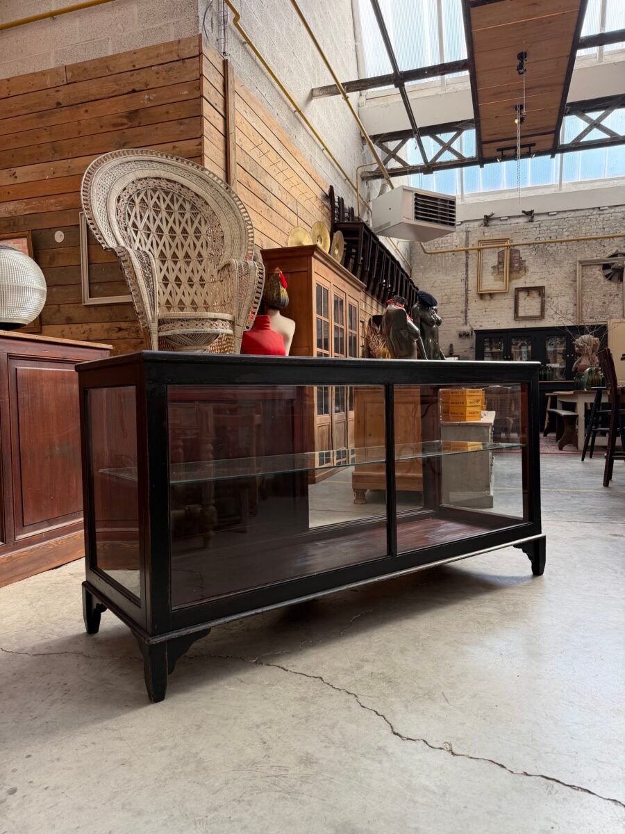 Showcase counter from the early 20th century.