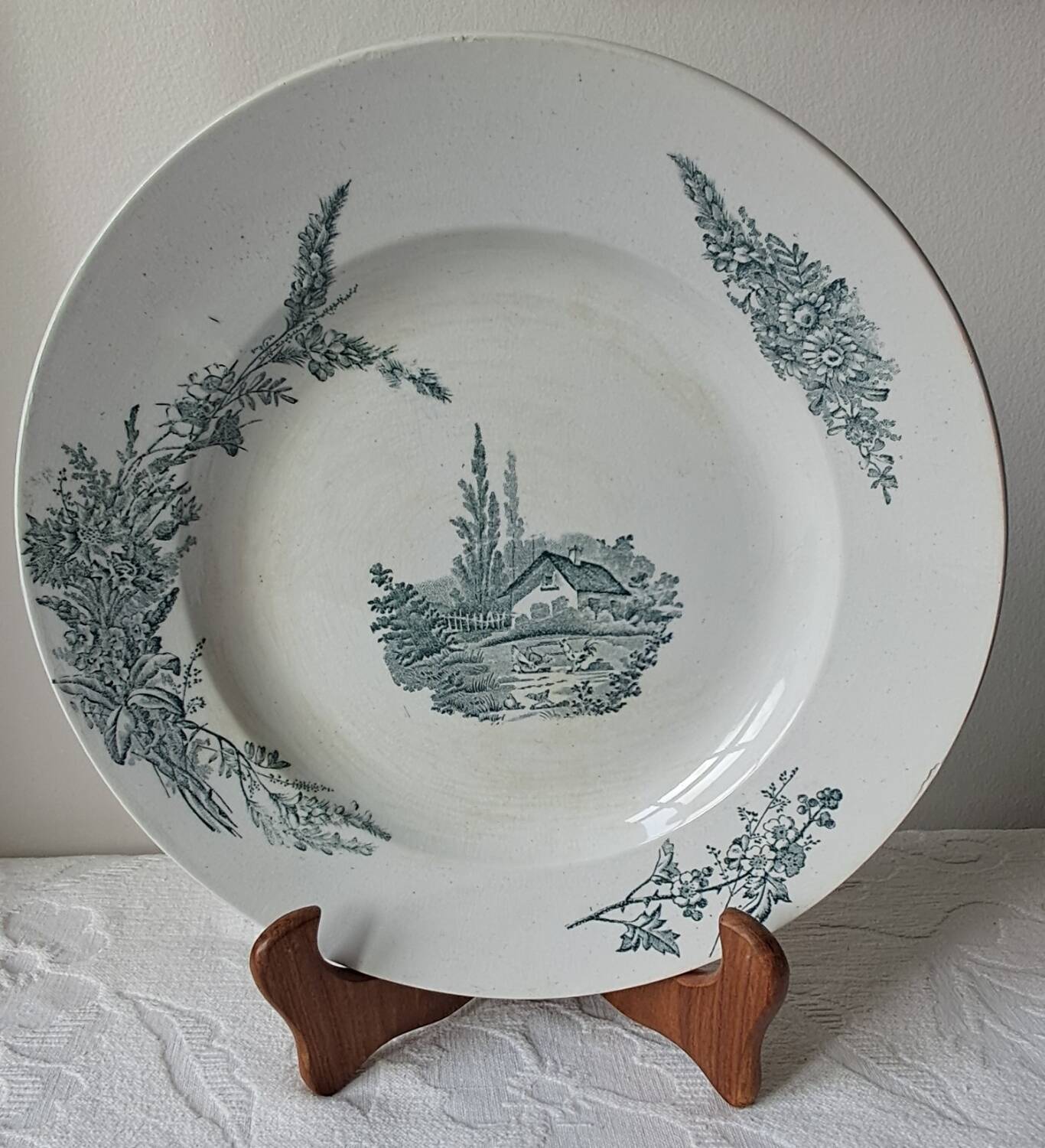 Round, hollow dish, FF Pexonne. Ironstone. Country style.