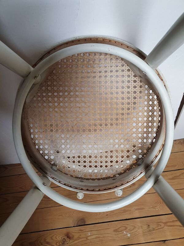 Chaise de bistrot cannée