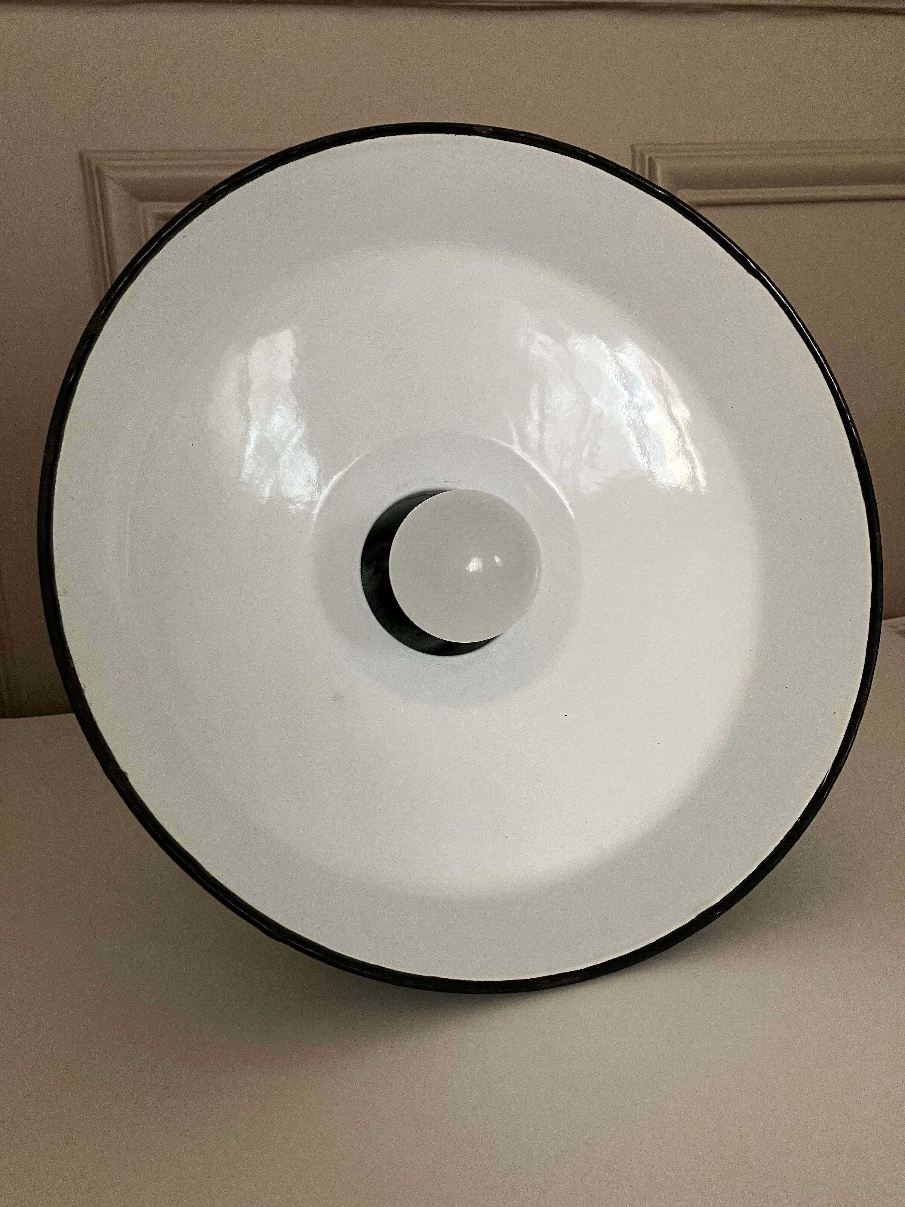 Large suspension enamelled sheet metal