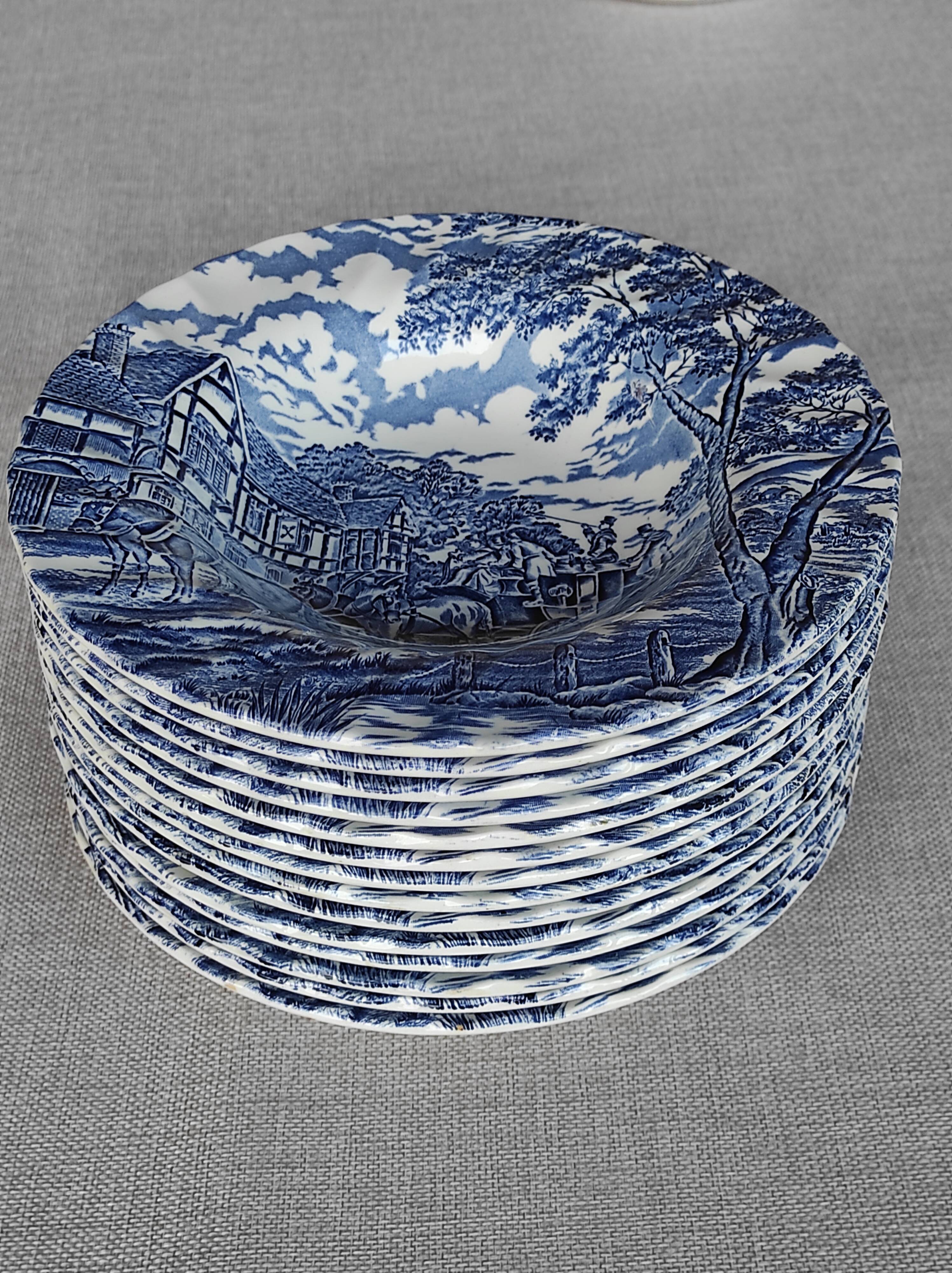 Lot de 14 assiettes creuses Myott Royal Mail