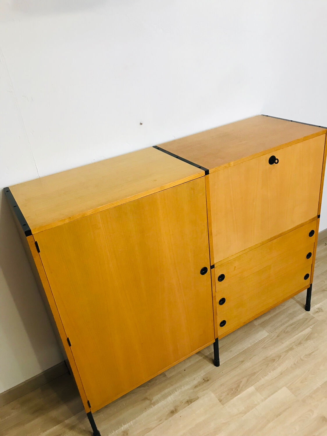 Office secretary A.R.P. Minvielle edition