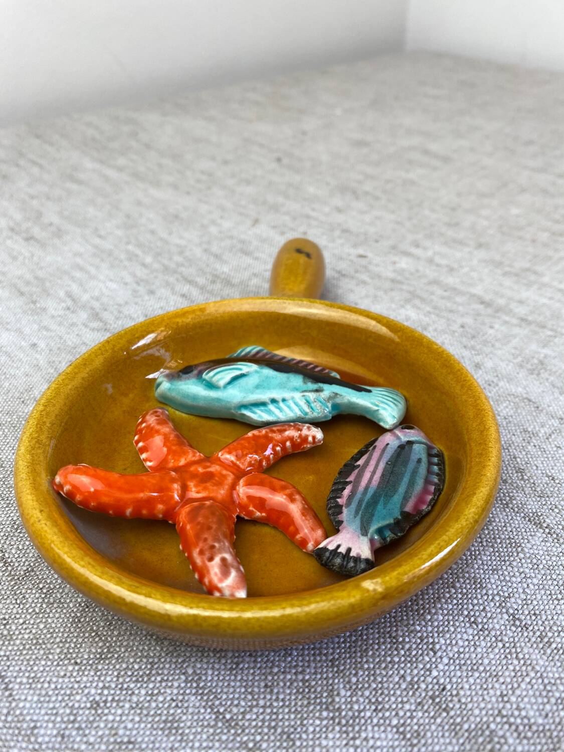 Vallauris ceramic trompe l'oeil plate / frying pan