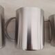 4 Grandes Tasses en inox et son support métallique