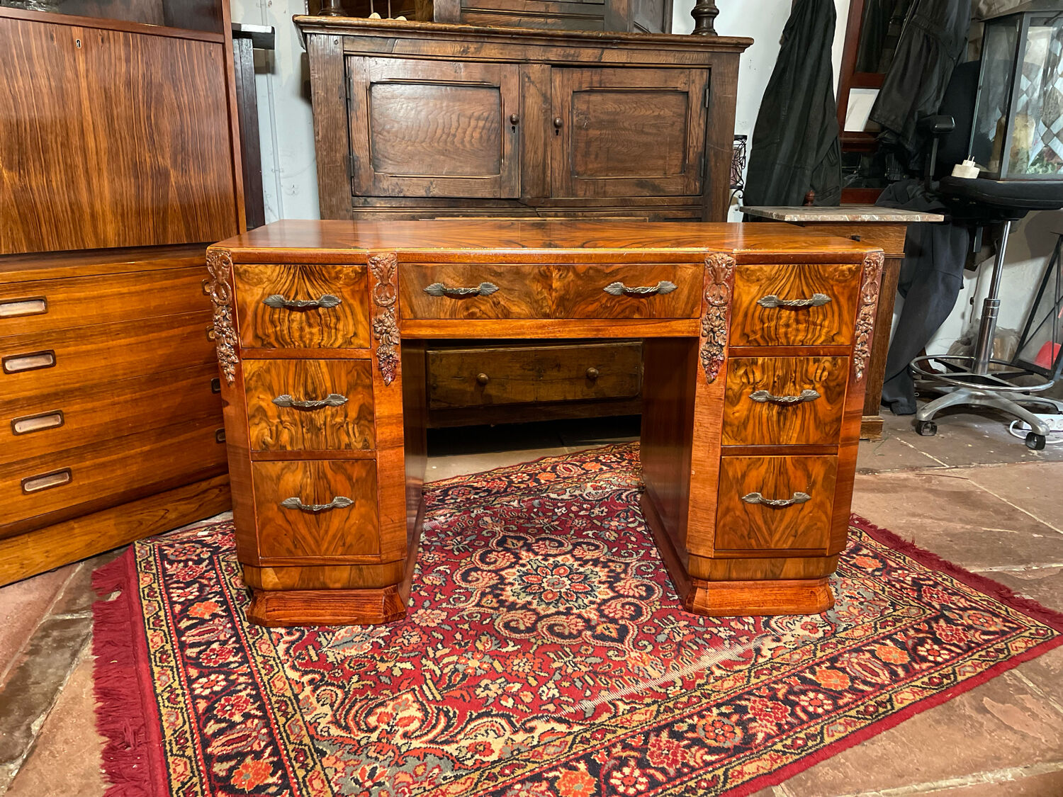 Art deco vintage brocante burr walnut desk carved 1920-1930