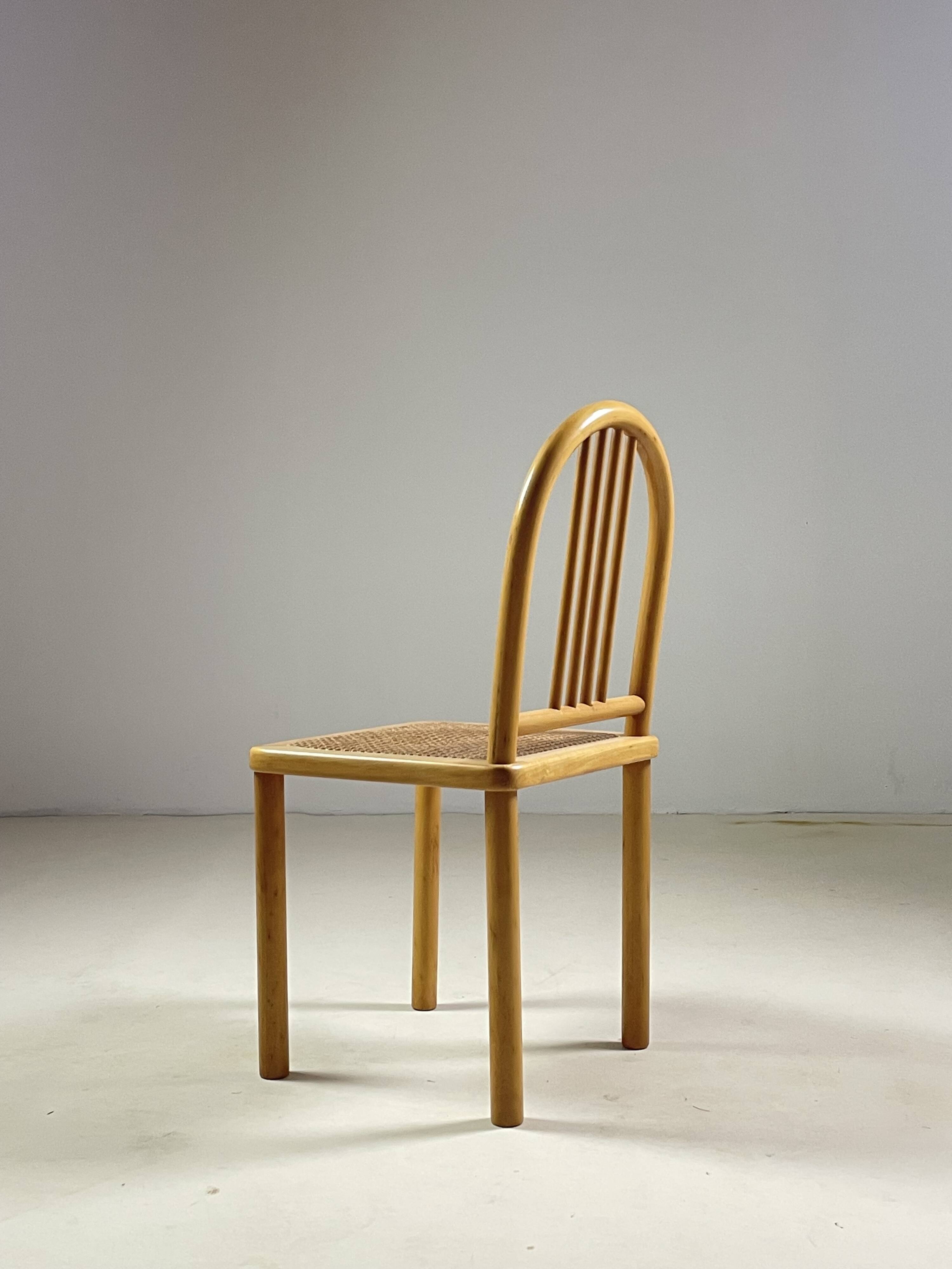 Chaise vintage en bois et cannage
