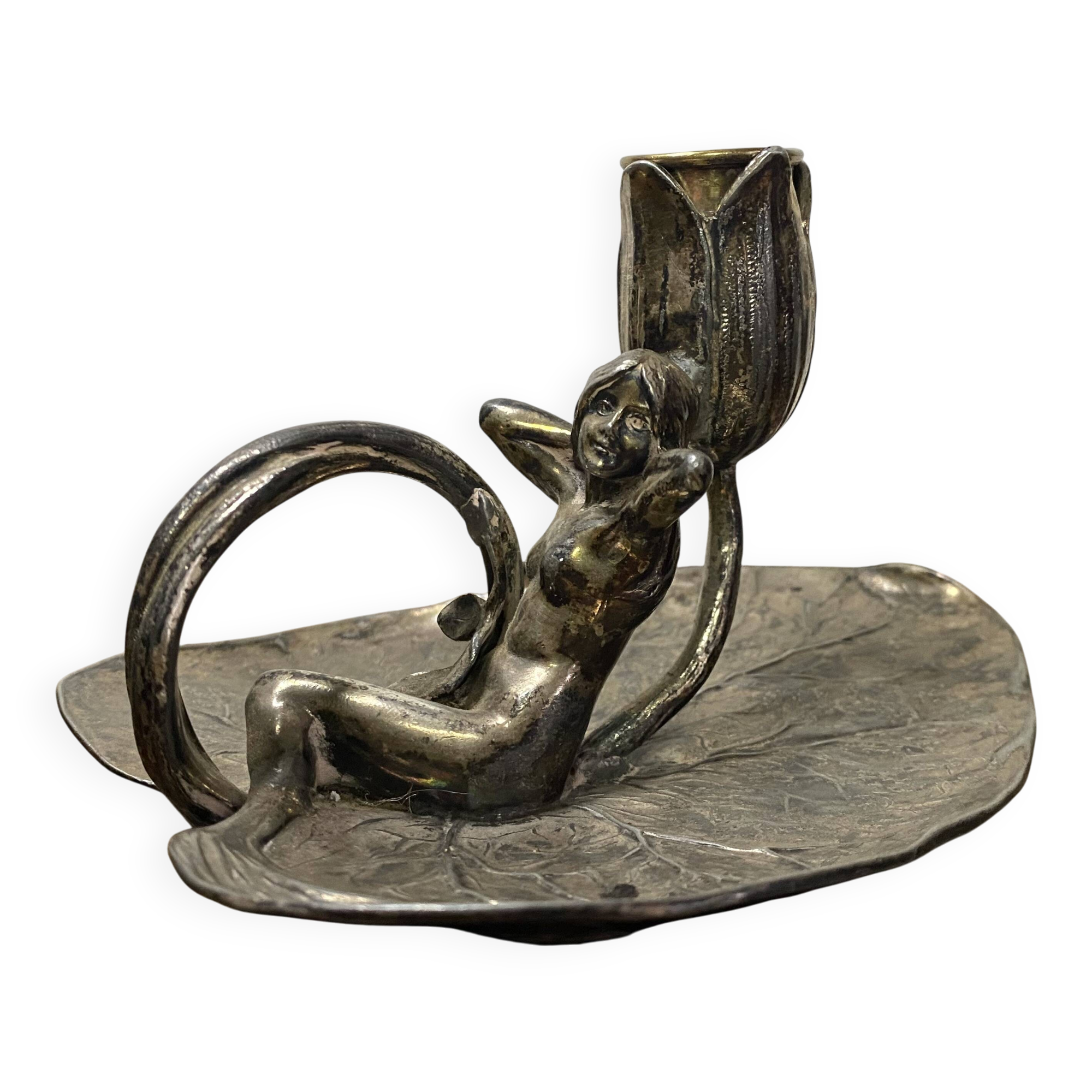 Water lily leaf thumb candle holder