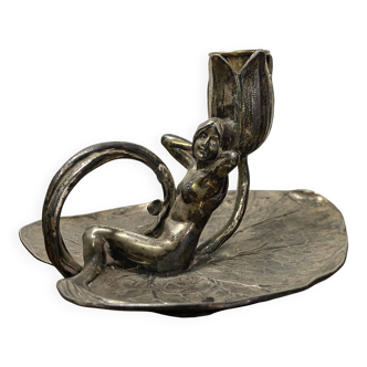 Water lily leaf thumb candle holder