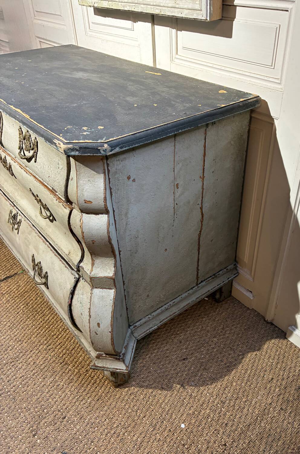 Old Dutch-style chest of drawers