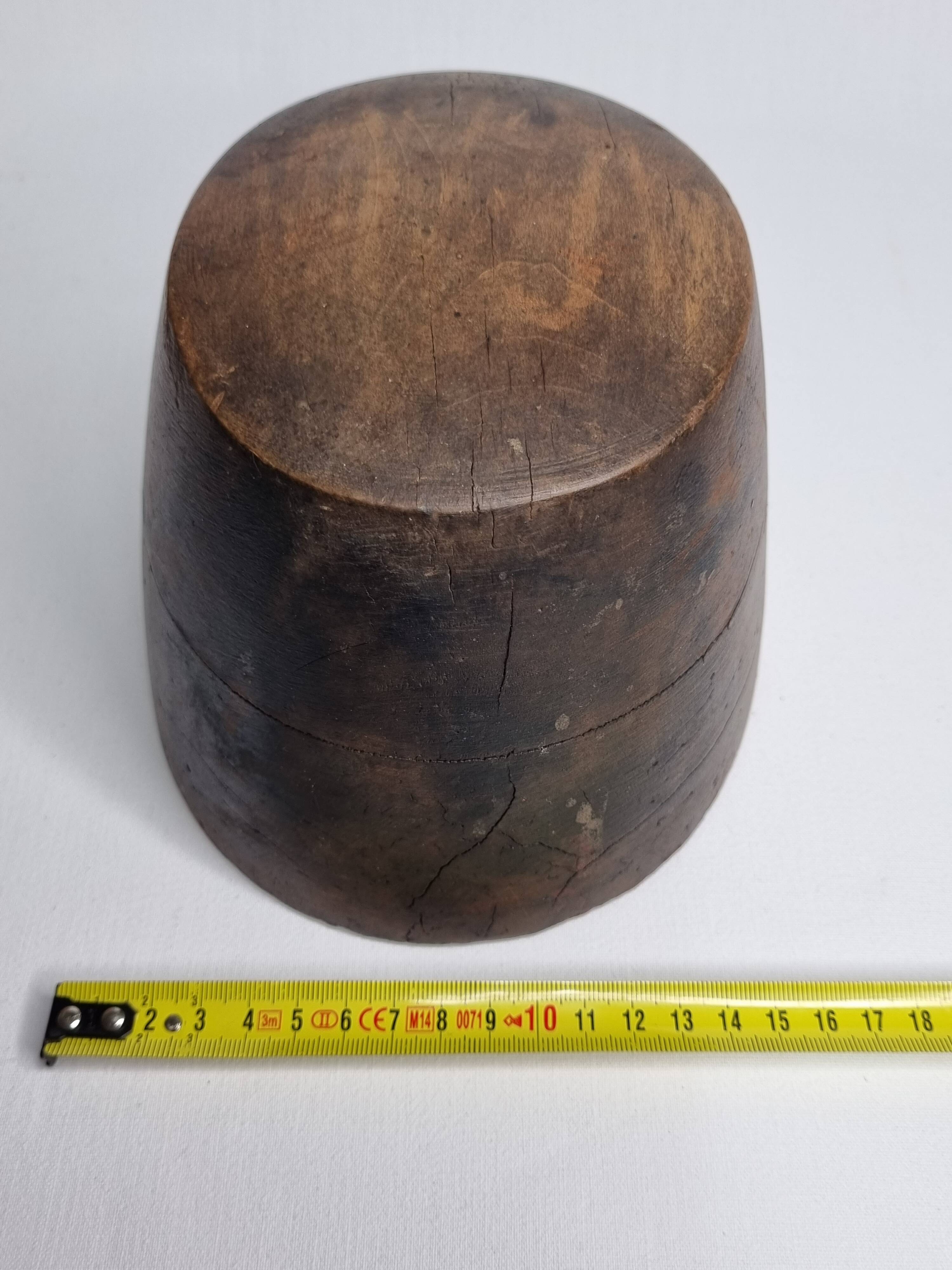 Hat form on solid wood stand, 1900s period