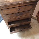 Vertical chest of drawers