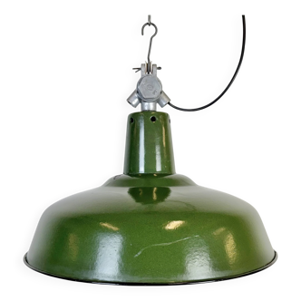 Lampe à suspension industrielle en émail vert français, années 1960