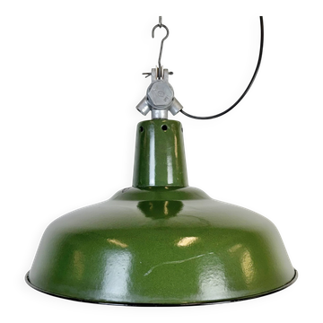 Lampe à suspension industrielle en émail vert français, années 1960