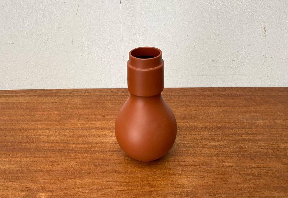Minimalist German vase from the mid-century, Wormser Terra-Sigillata pottery, 1960s.