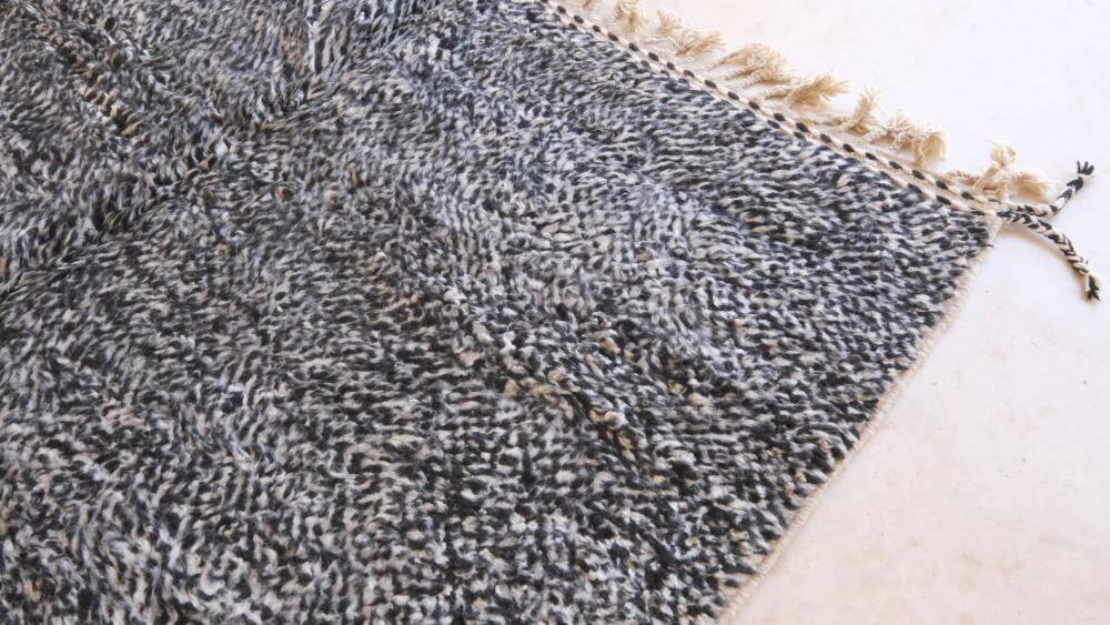 Modern Moroccan Rug - 300 x 209 cm