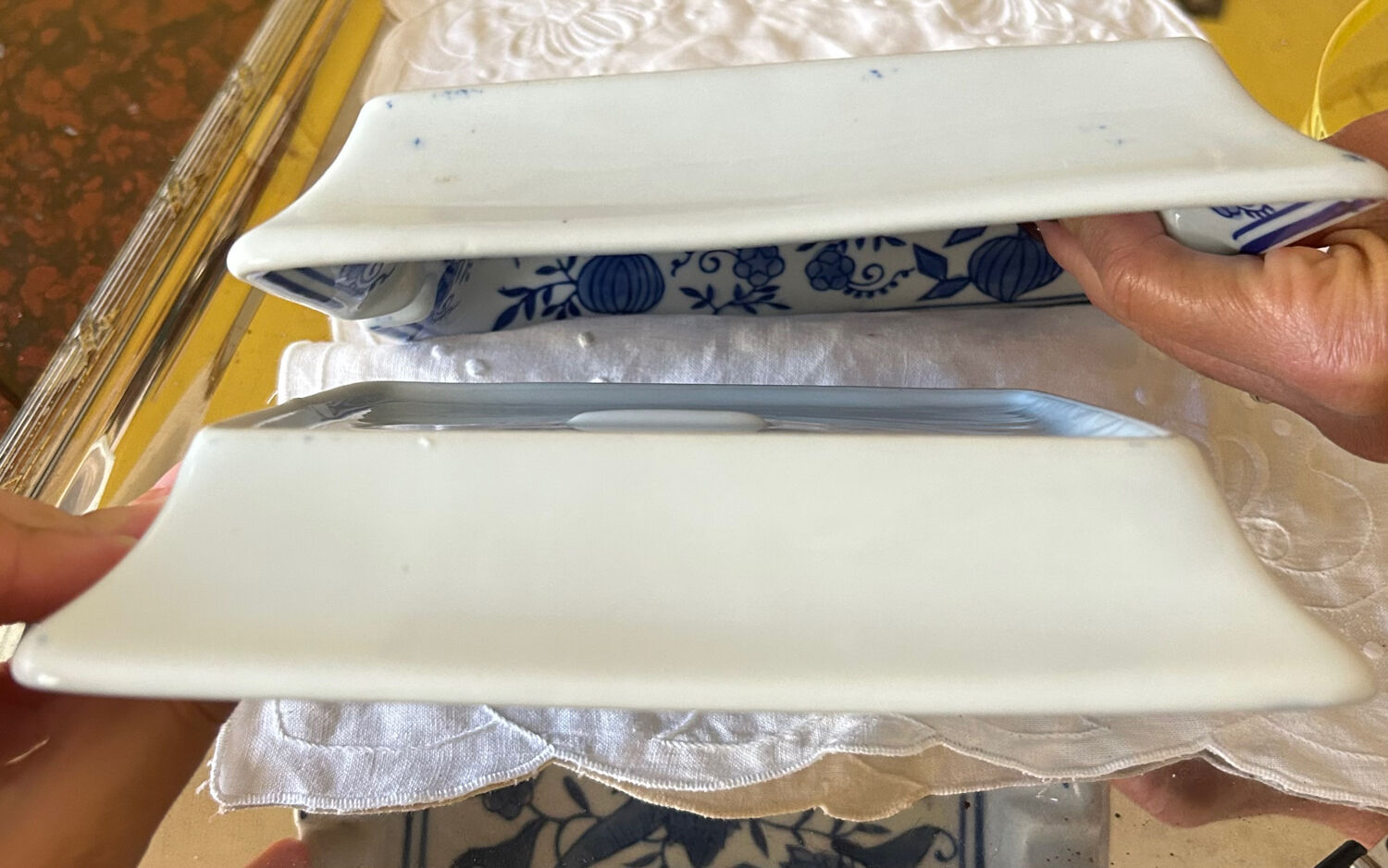 2 Meissen style onion ashtrays