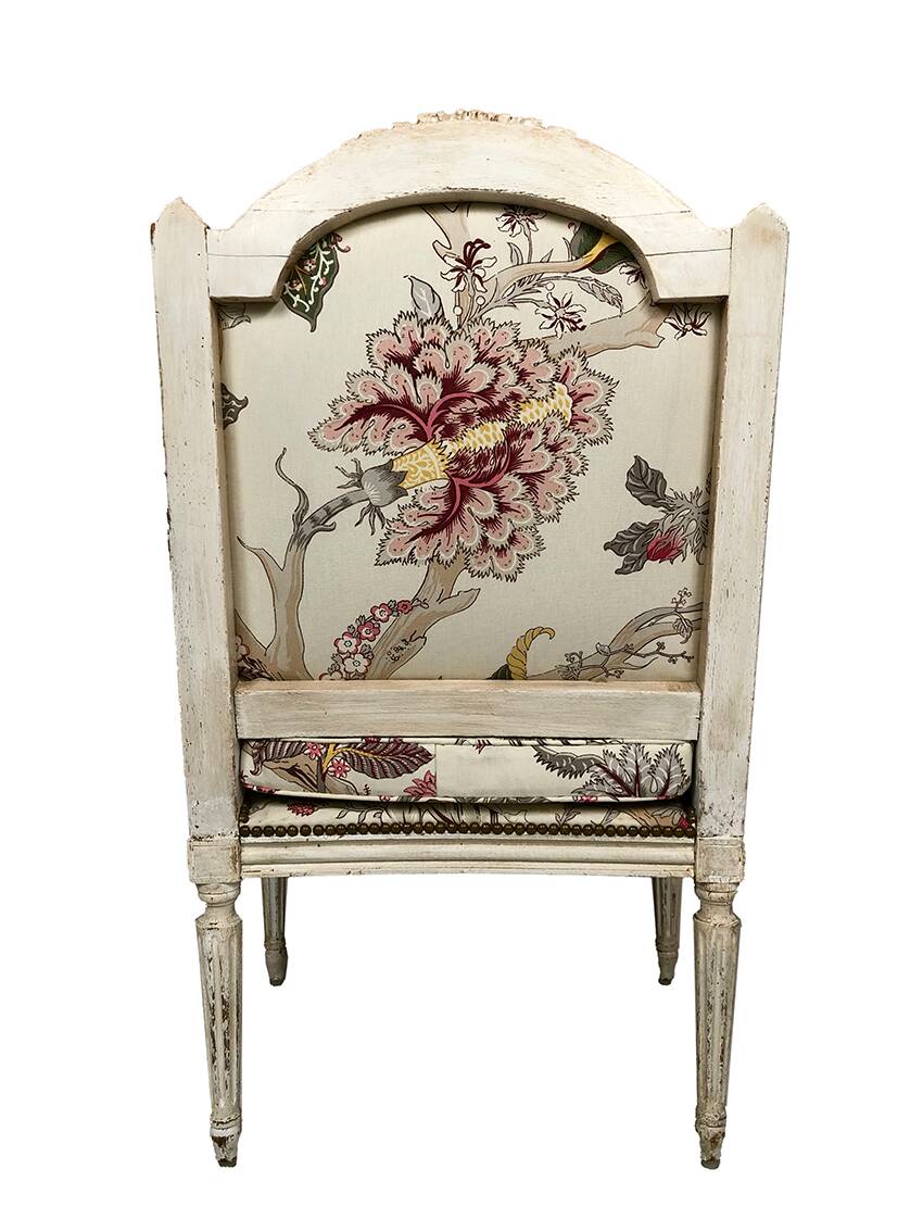Louis XVI style armchair in white lacquered wood, 19th century