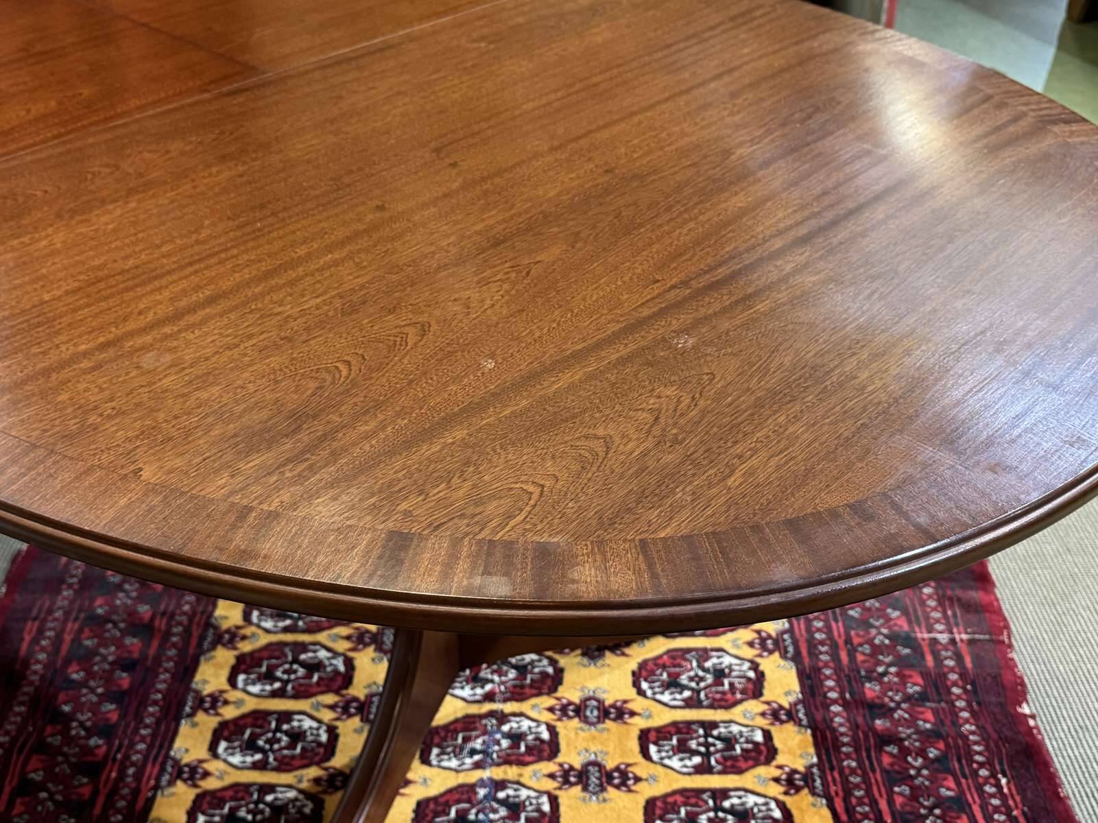 Oval GPlan table in mahogany from the 1970s with a butterfly extension.